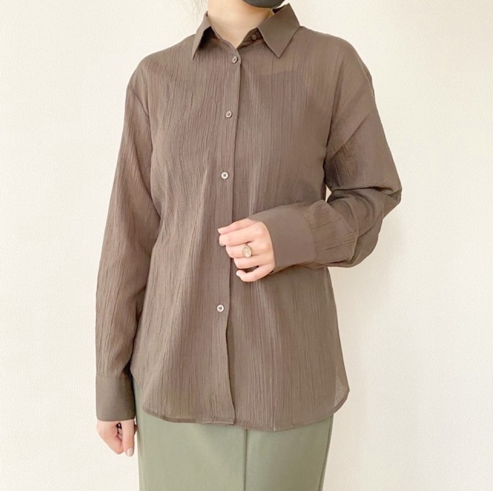 GUのおすすめ長袖トップス「テクスチャーシアーシャツNTQ+E」