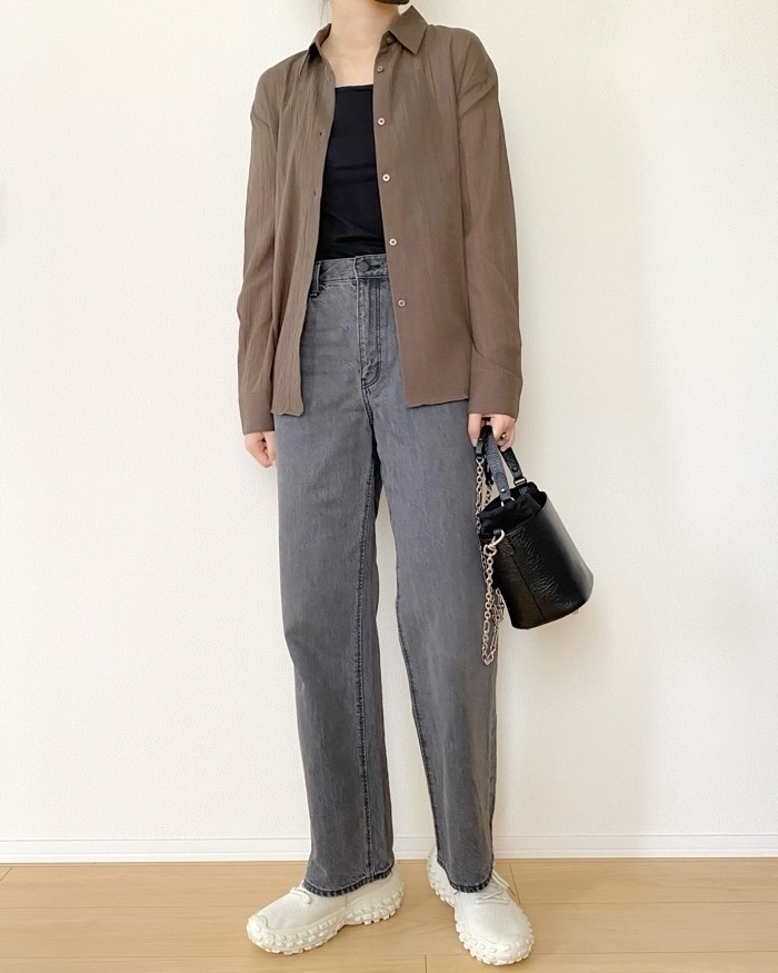 GUのおすすめ長袖トップス「テクスチャーシアーシャツNTQ+E」