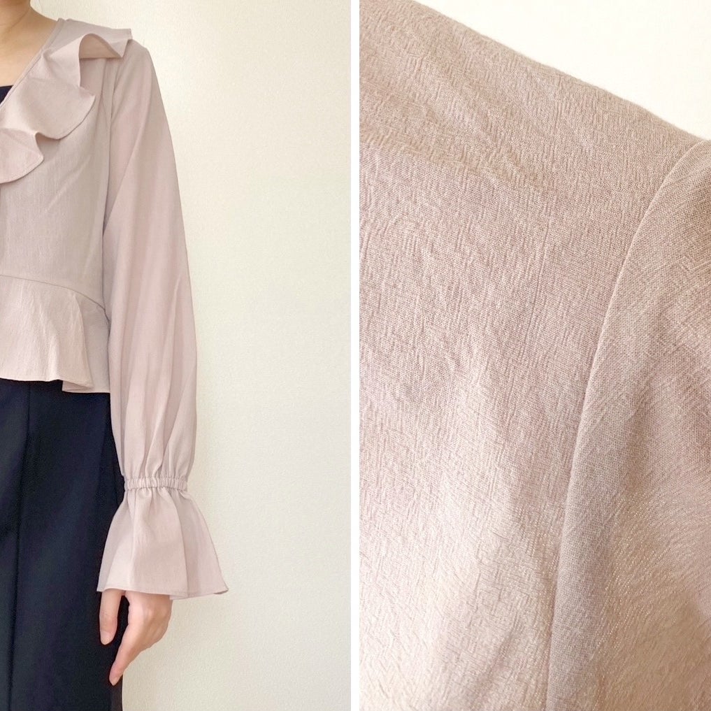 GU（ジーユー）の秋まで使えるショート丈トップス「ラッフルボレロブラウス」