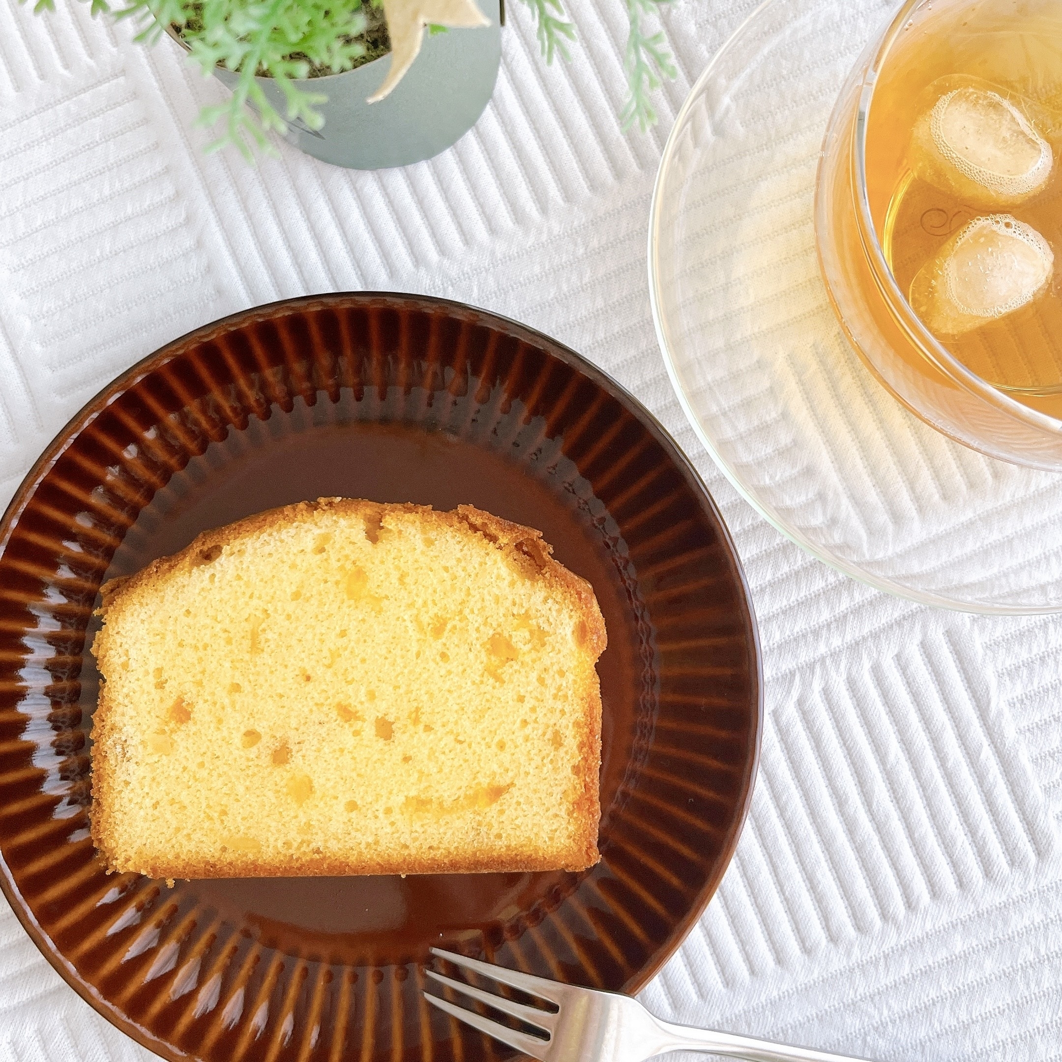 FamilyMart(ファミリーマート)のおすすめスイーツ「はちみつとオレンジのパウンドケーキ」