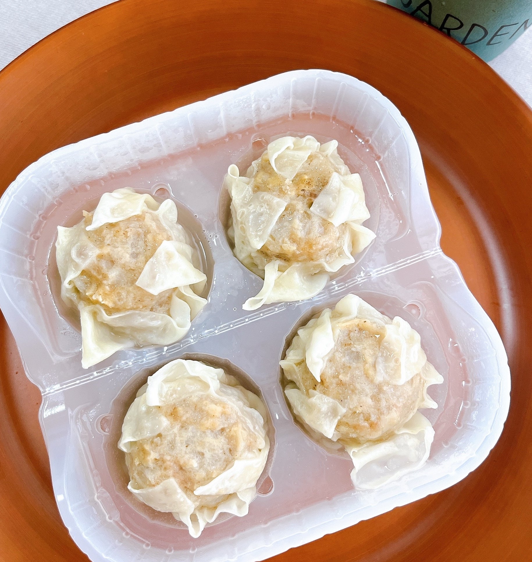 FamilyMart(ファミリーマート)のおすすめ冷凍食品「お肉の旨み味わう国産豚の大焼売」