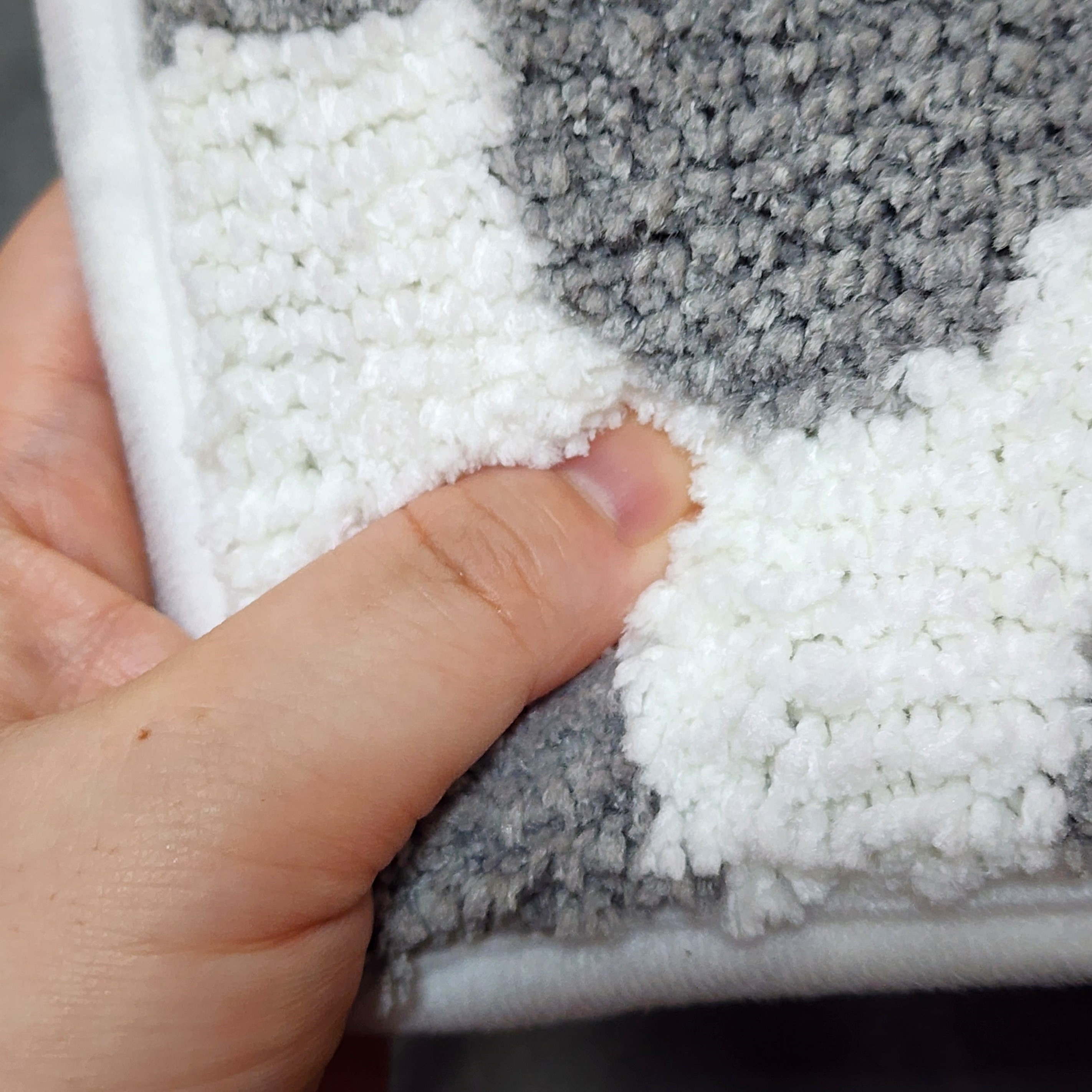 ニトリのおすすめ便利グッズ「低反発バスマット（リバウド2 45X65）」