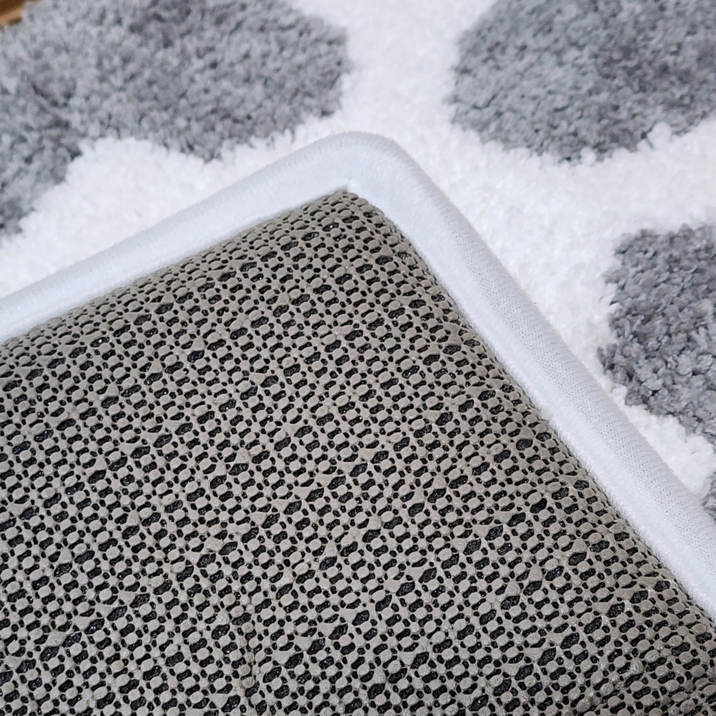 ニトリのおすすめ便利グッズ「低反発バスマット（リバウド2 45X65）」