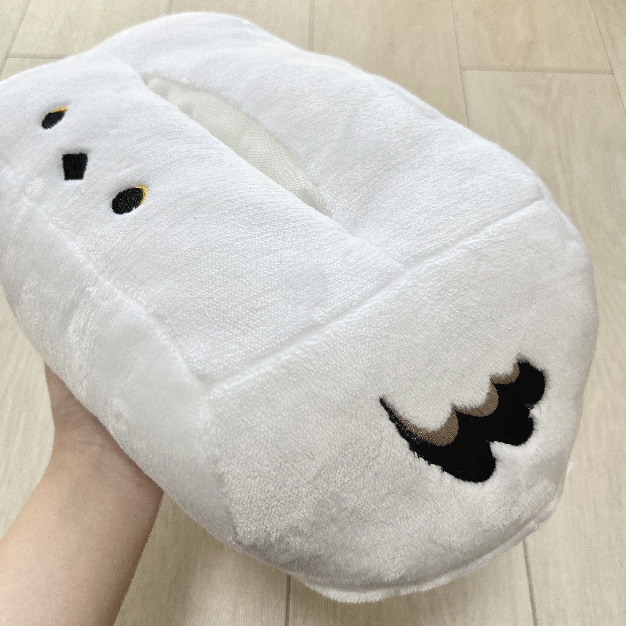 ニトリのおすすめ便利グッズ「ぼく、シマエナガ。 ティッシュケース（ホワイト）」