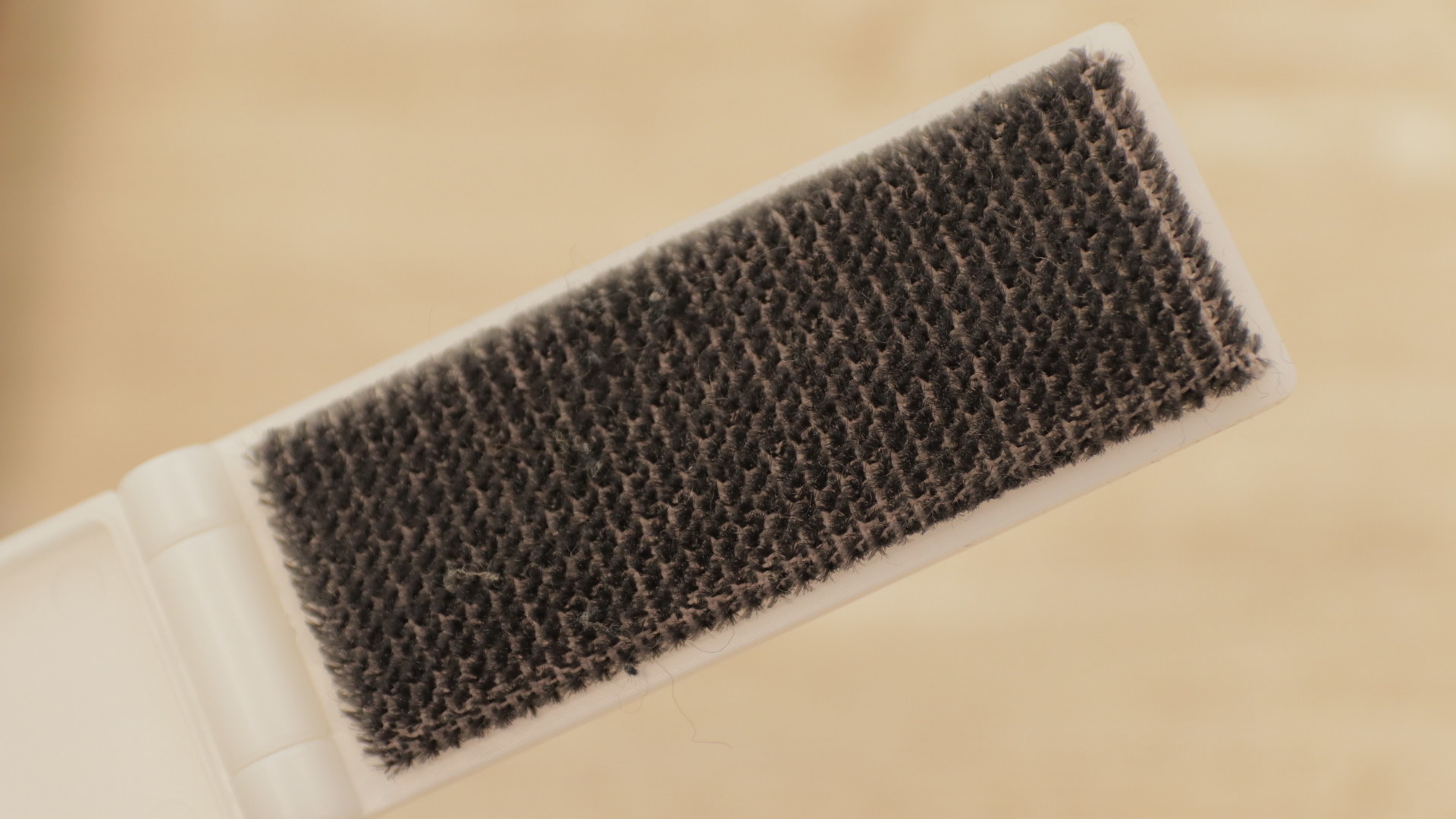 無印良品の便利アイテム「携帯用洋服クリーナー」