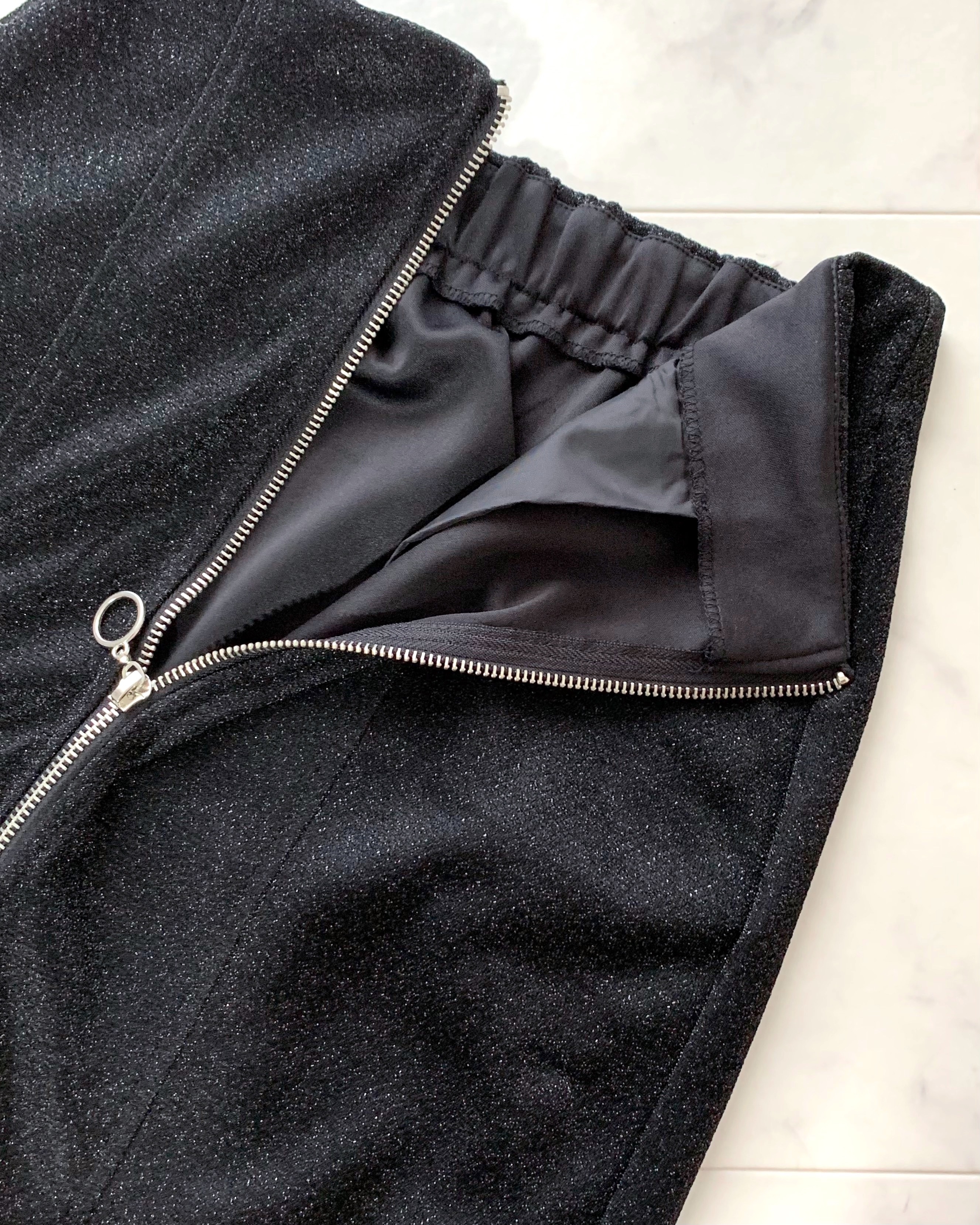 しまむらのおすすめファッションアイテム「TマエZIPキラキラSK」