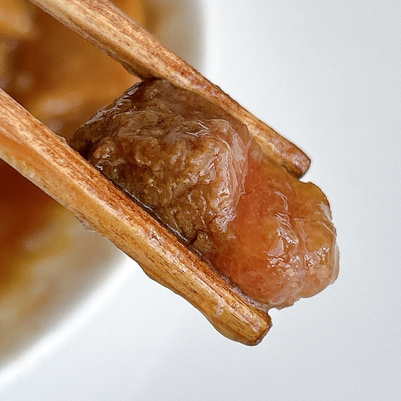 LAWSON（ローソン）のおすすめレトルト食品「肉卸小島監修 牛すじ煮込」