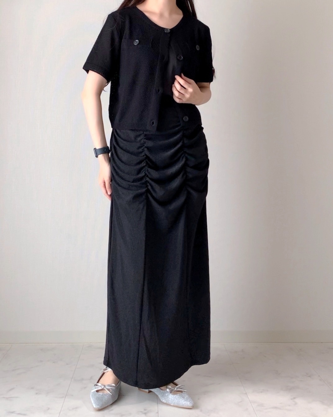 しまむらのおすすめファッションアイテム「ラメシャーリングナローSK」