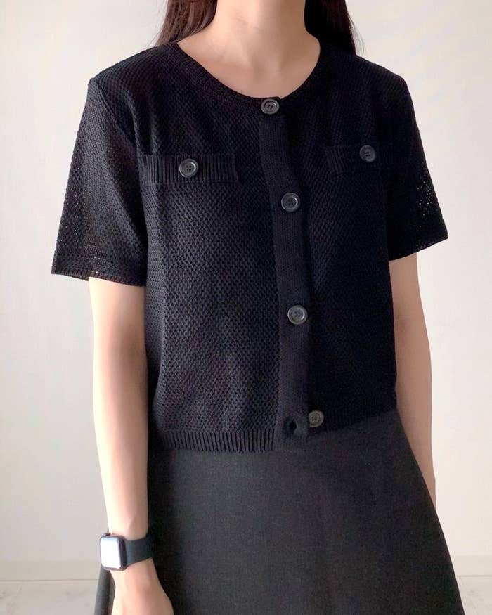 しまむらのおすすめファッションアイテム「ニットCDハンソデ」