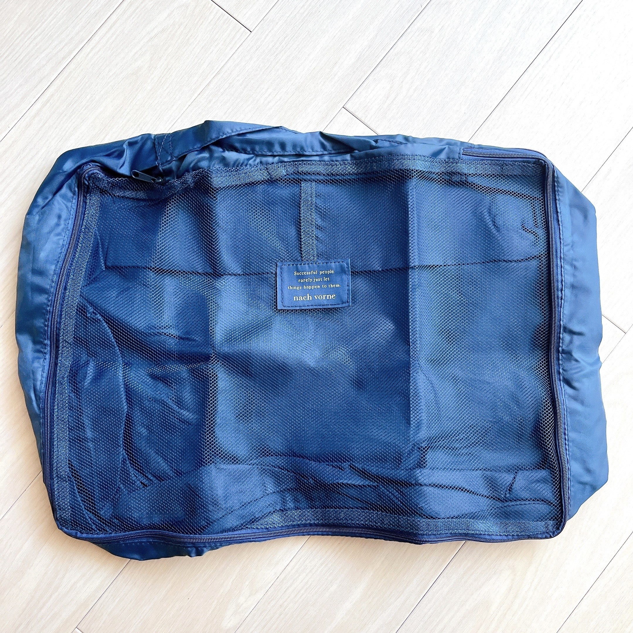 3COINSのオススメのグッズ「衣類圧縮バッグ：大」