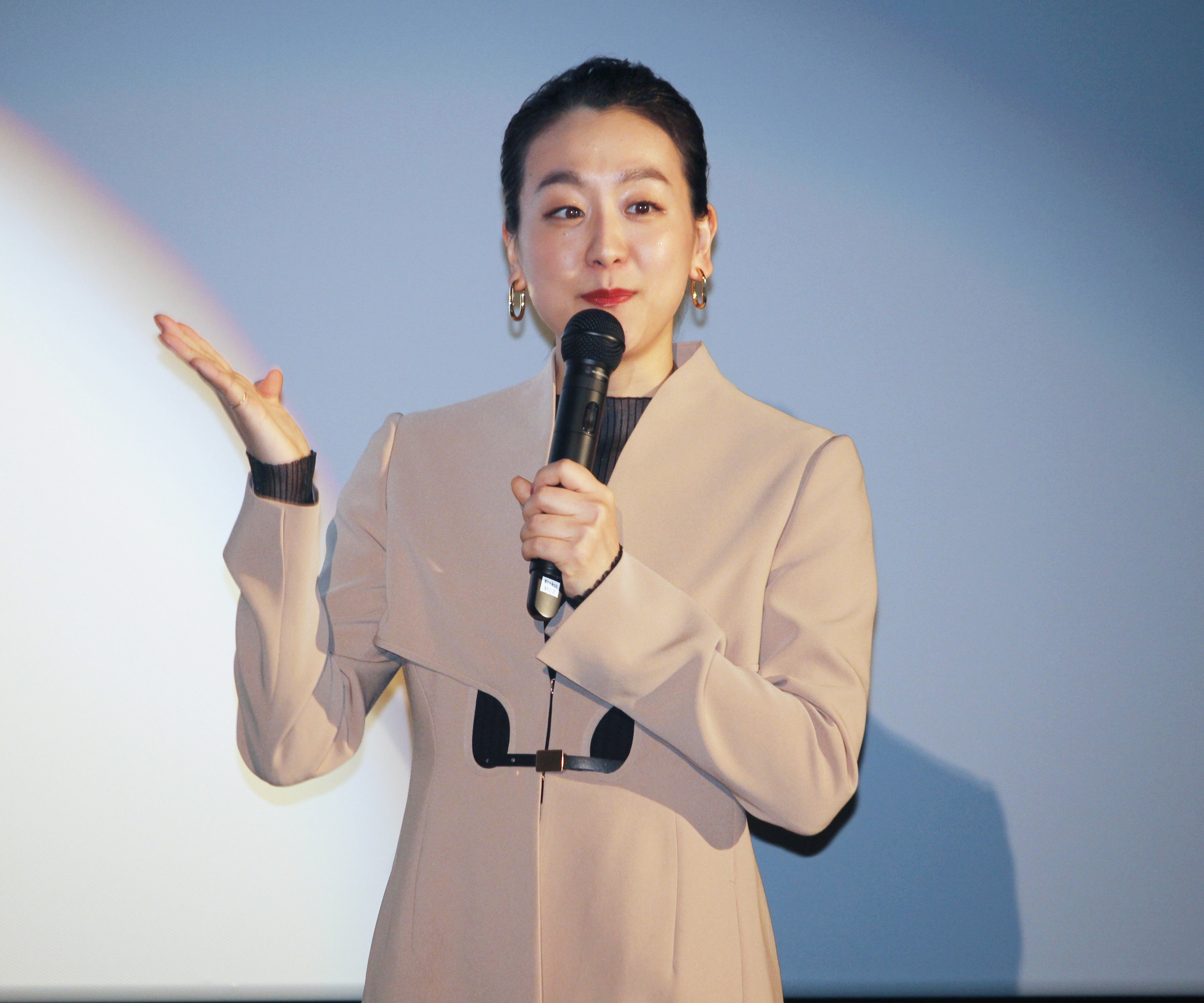 浅田真央、「ばっさり」イメチェン姿に驚きの声「びっくり！！」「誰か