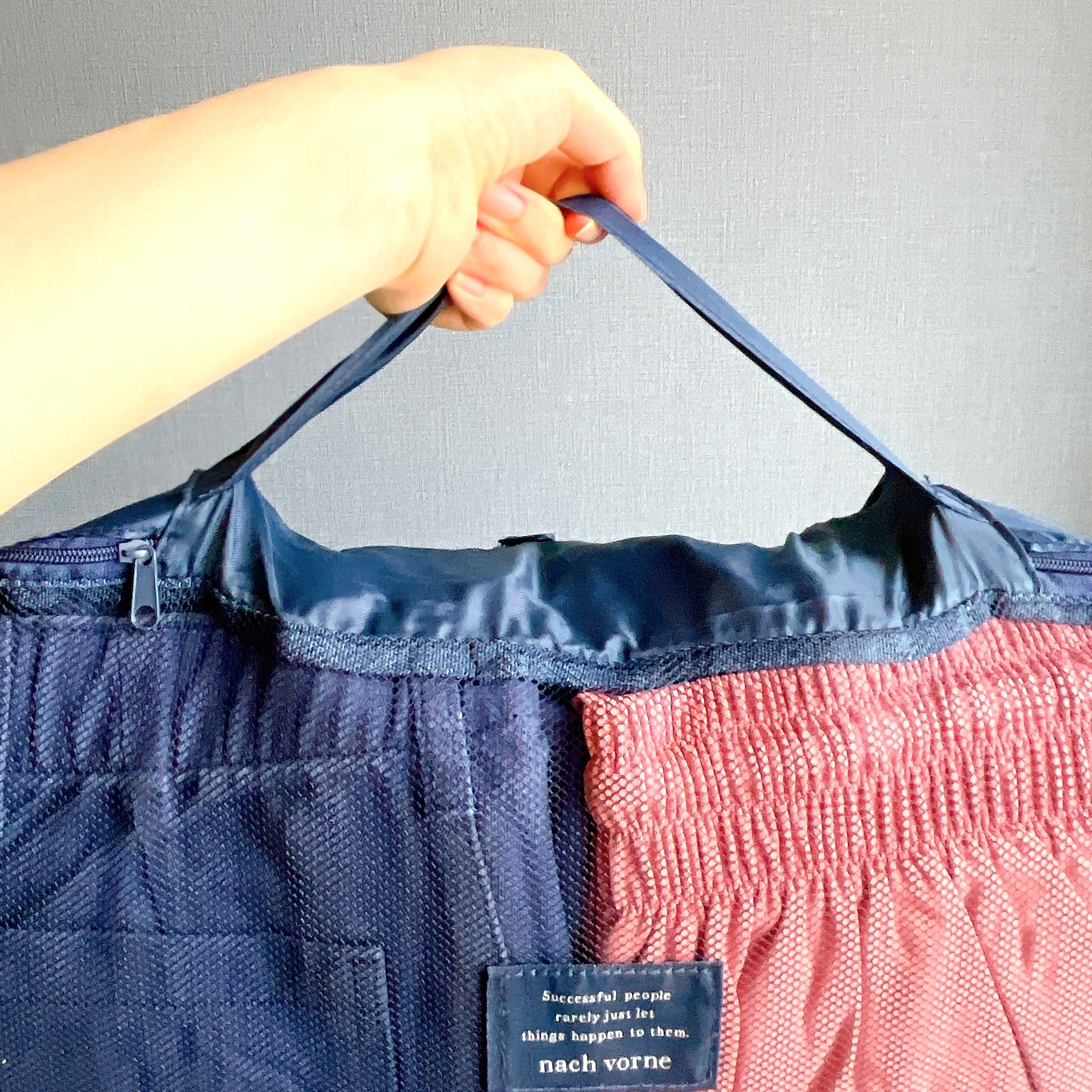 3COINSのオススメのグッズ「衣類圧縮バッグ：大」