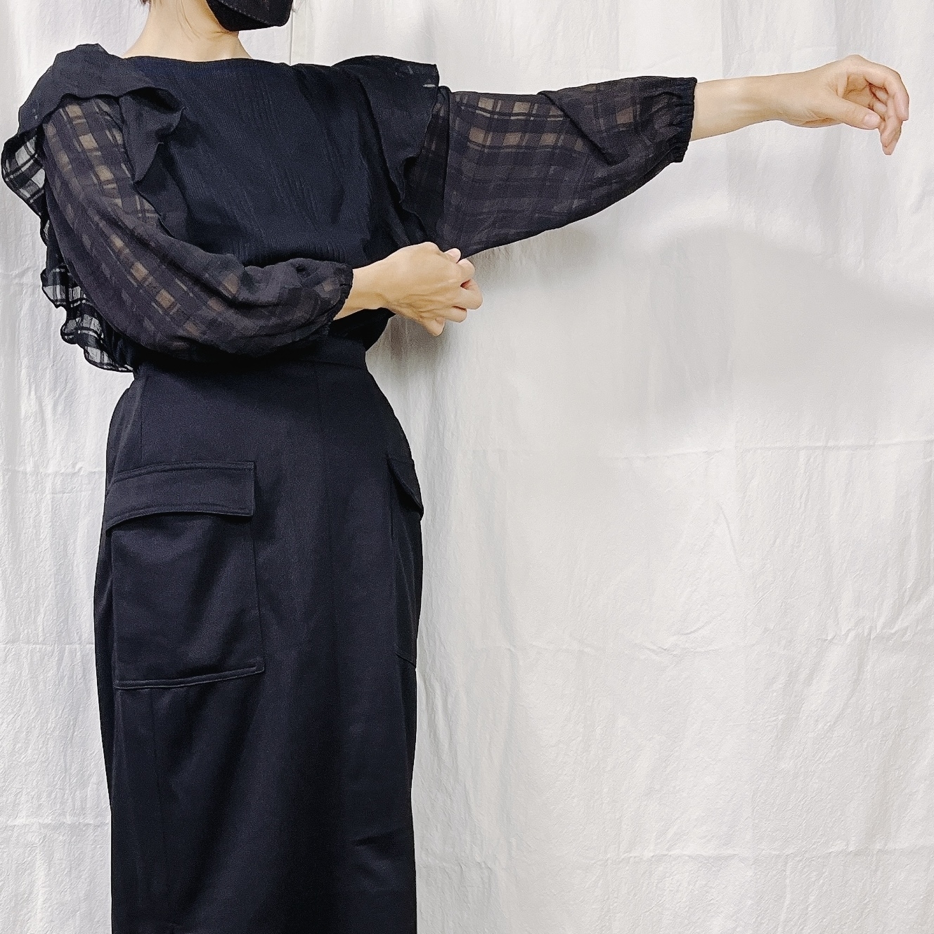 しまむらのおすすめファッションアイテム「HK WORKS LONDON ラッフルシアーシャツ」