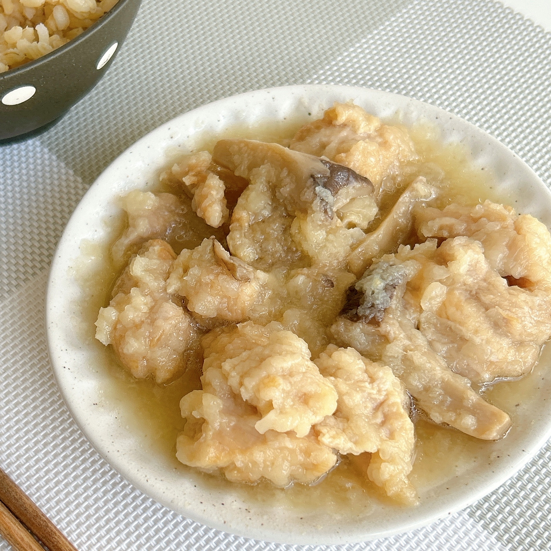 LAWSON(ローソン)のおすすめレトルト食品「分とく山監修 鶏のみぞれ煮」