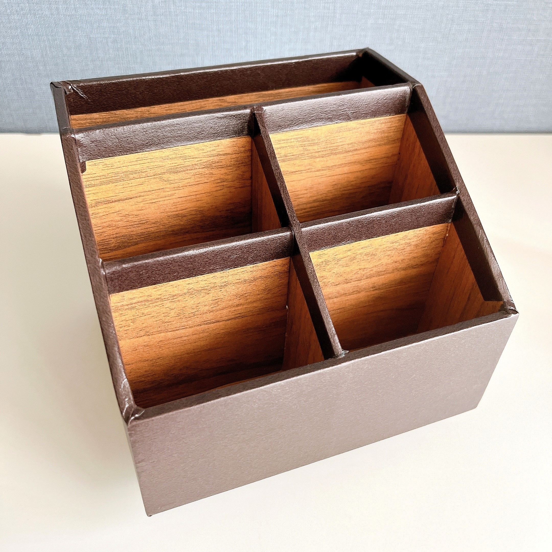 ニトリのおすすめ便利グッズ「回転リモコンケース ブレッタ」