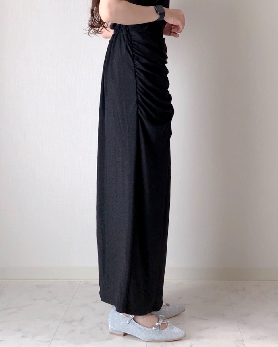 しまむらのおすすめファッションアイテム「ラメシャーリングナローSK」