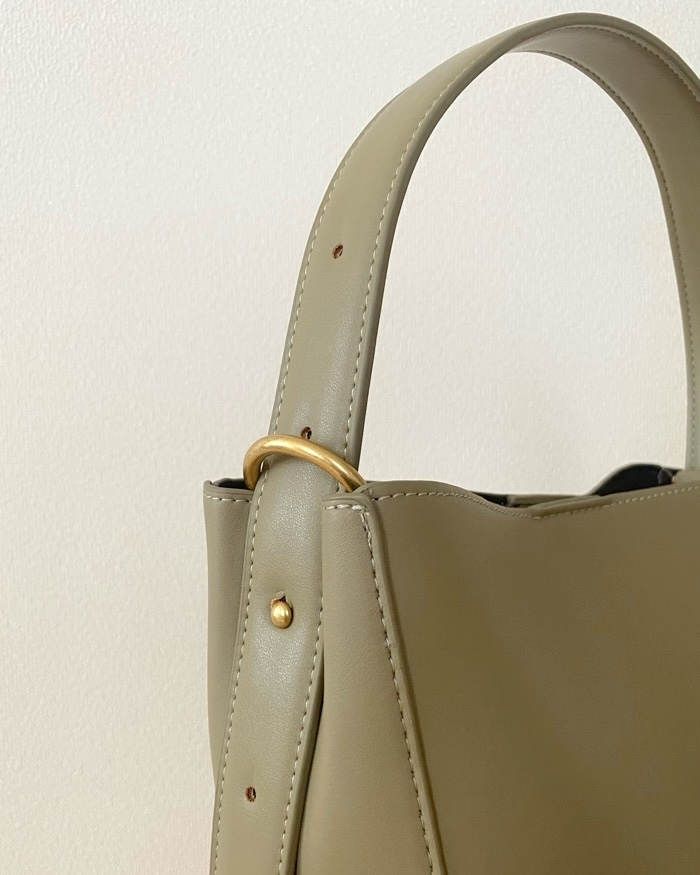 ZARA(ザラ)のおすすめファッションアイテム「バケットバッグ」