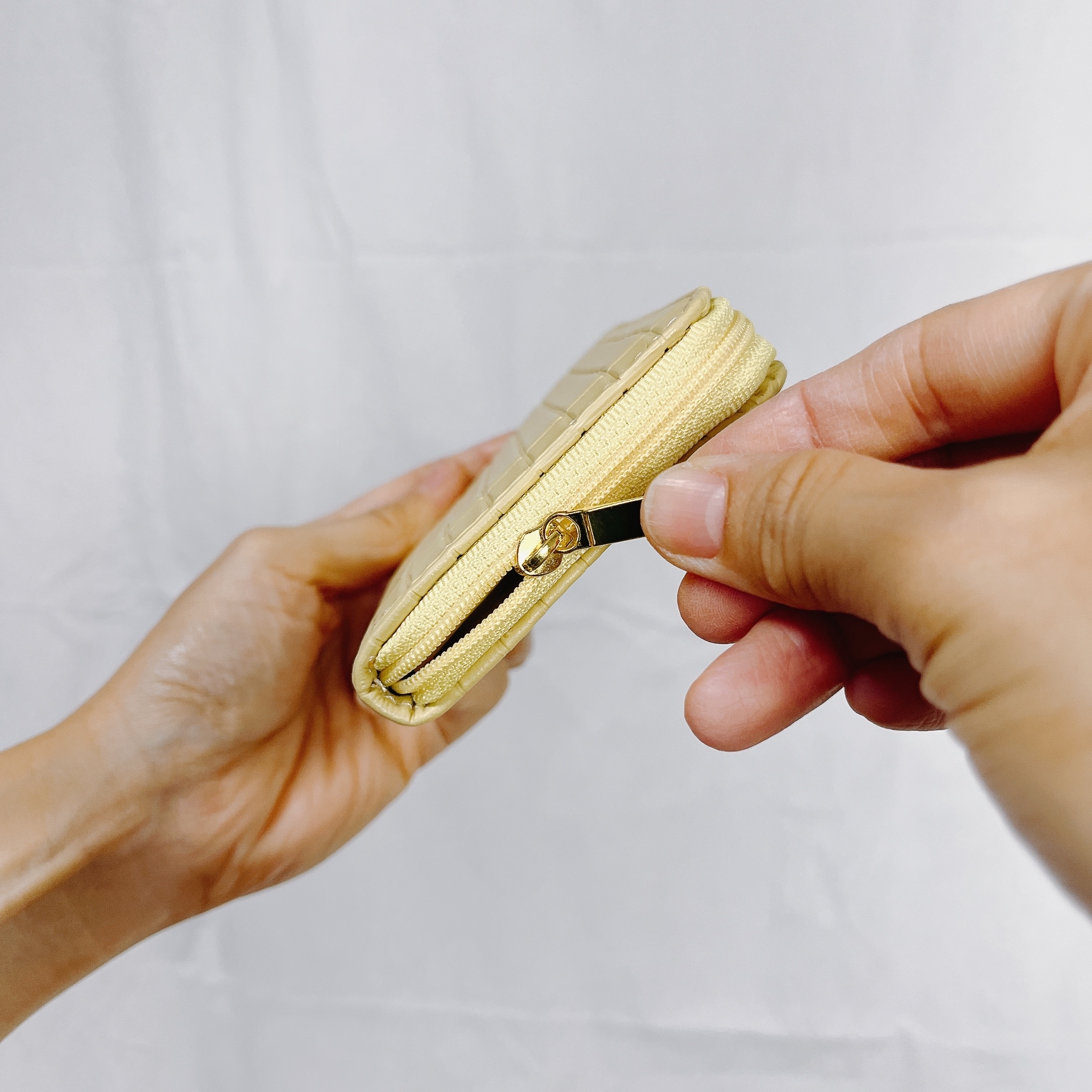 しまむらのおすすめファッションアイテム「スクエアコインケース」