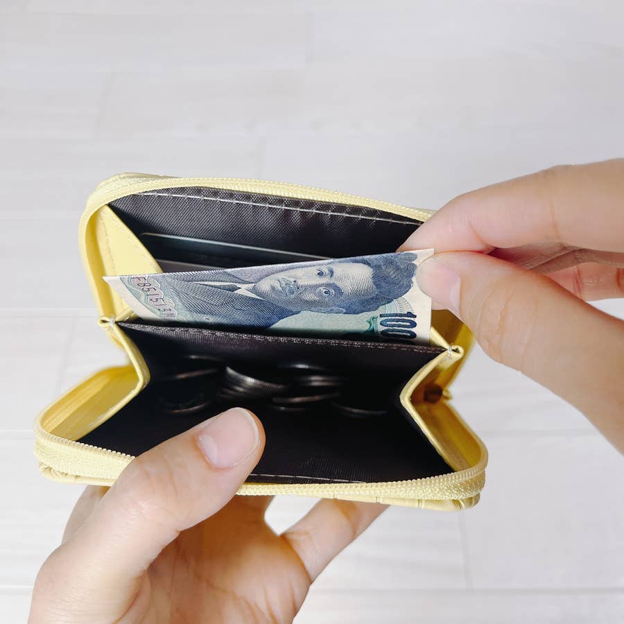 しまむら】待って、330円って嘘でしょ…？コスパ最強すぎる「高見え財布」仕切りも付いてて使いやすいの！《購入レビュー》