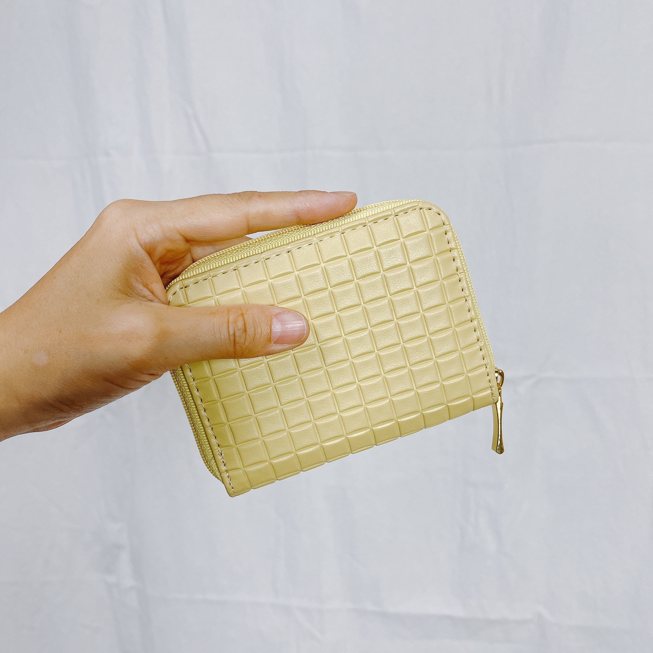 しまむらのおすすめファッションアイテム「スクエアコインケース」