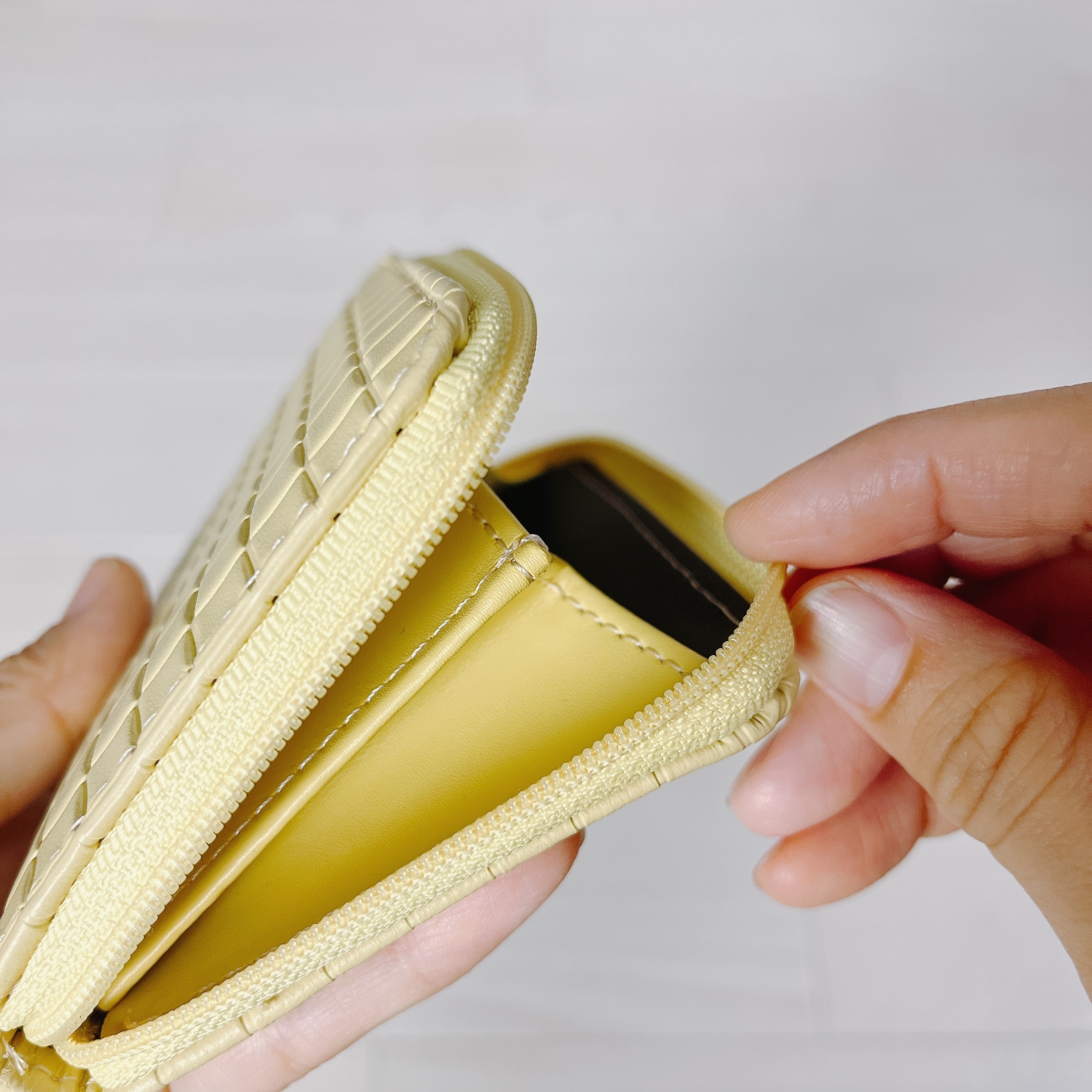 しまむらのおすすめファッションアイテム「スクエアコインケース」