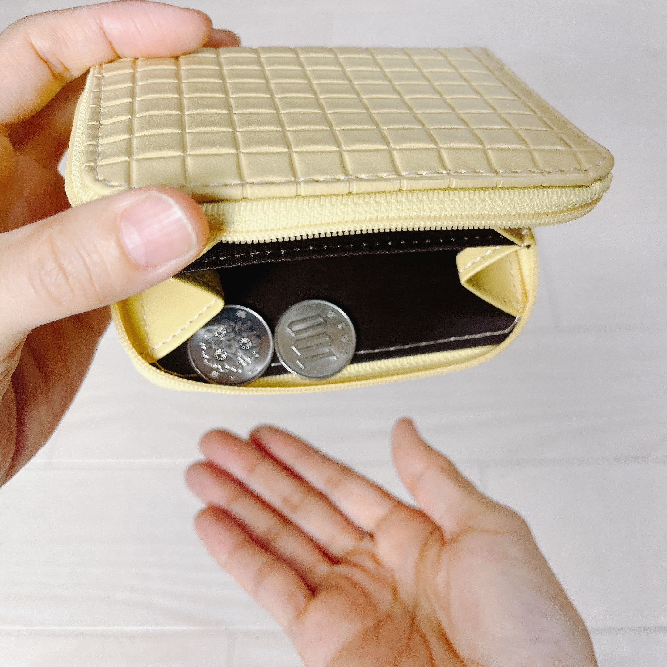 しまむらのおすすめファッションアイテム「スクエアコインケース」