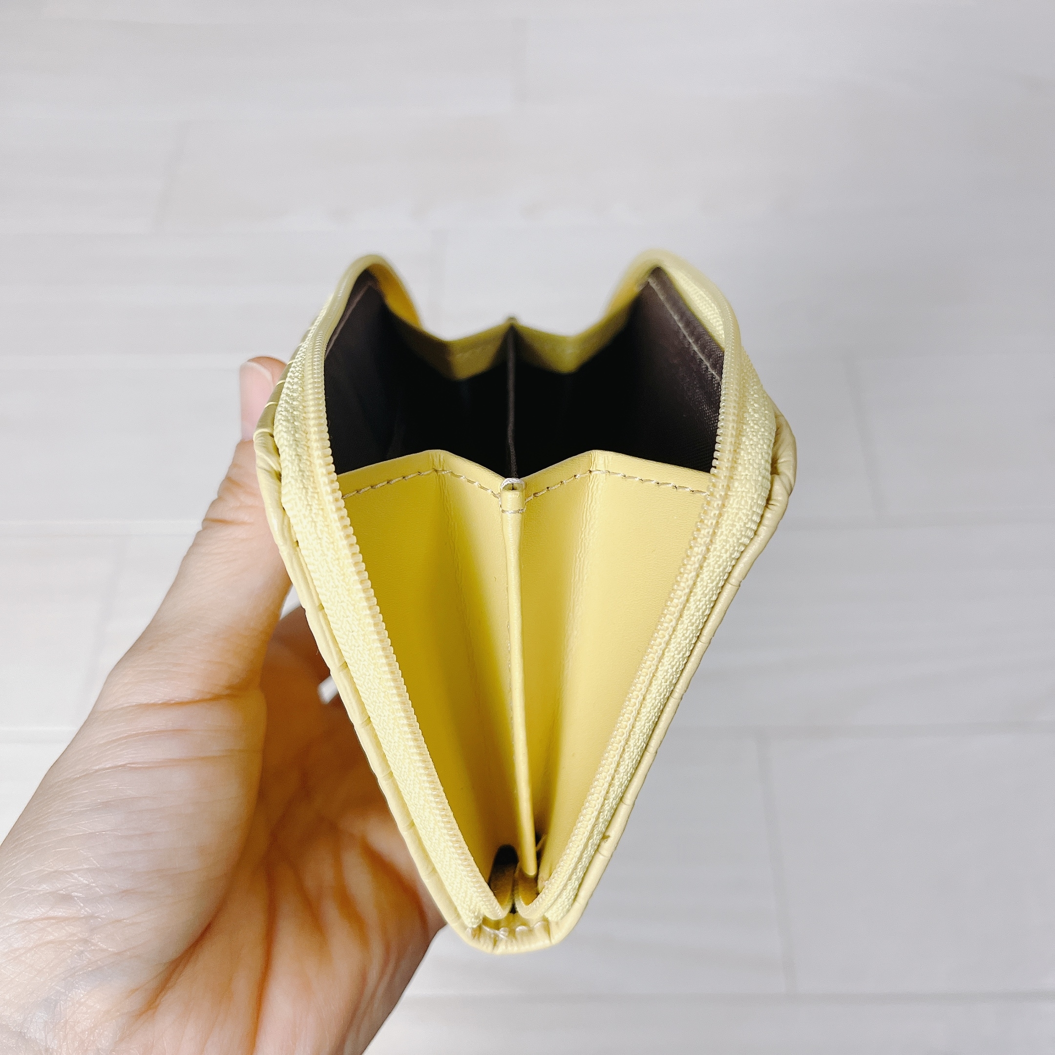 しまむらのおすすめファッションアイテム「スクエアコインケース」