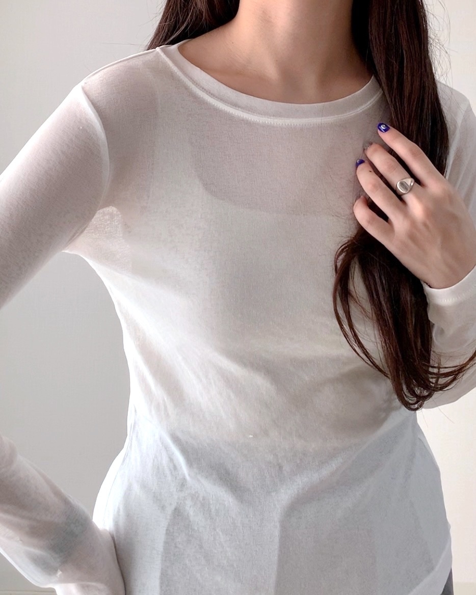 しまむらのおすすめファッションアイテム「TシアークルーネックロンT」