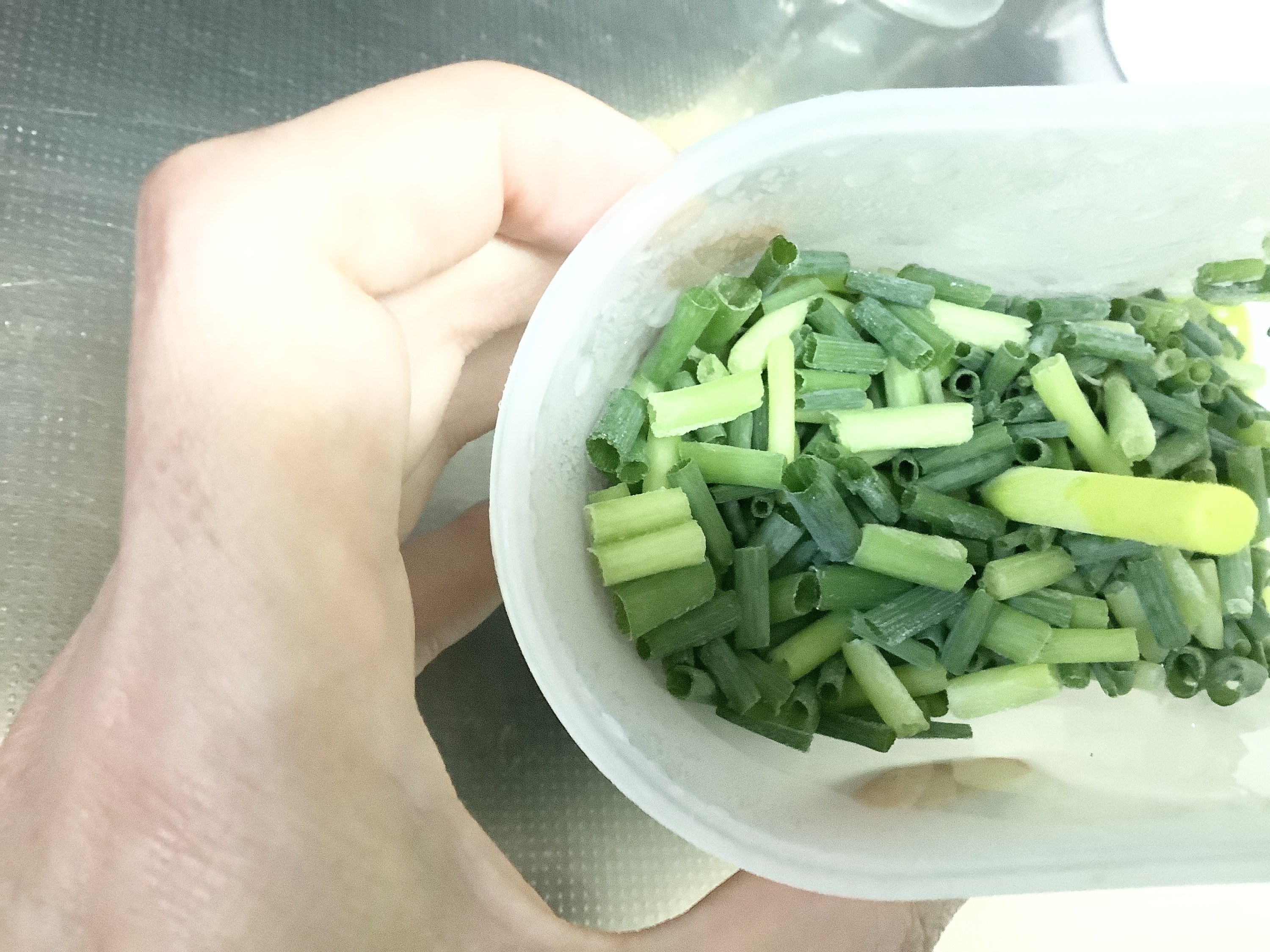 セリアのおすすめキッチン雑貨「シャカシャカ ねぎポット」