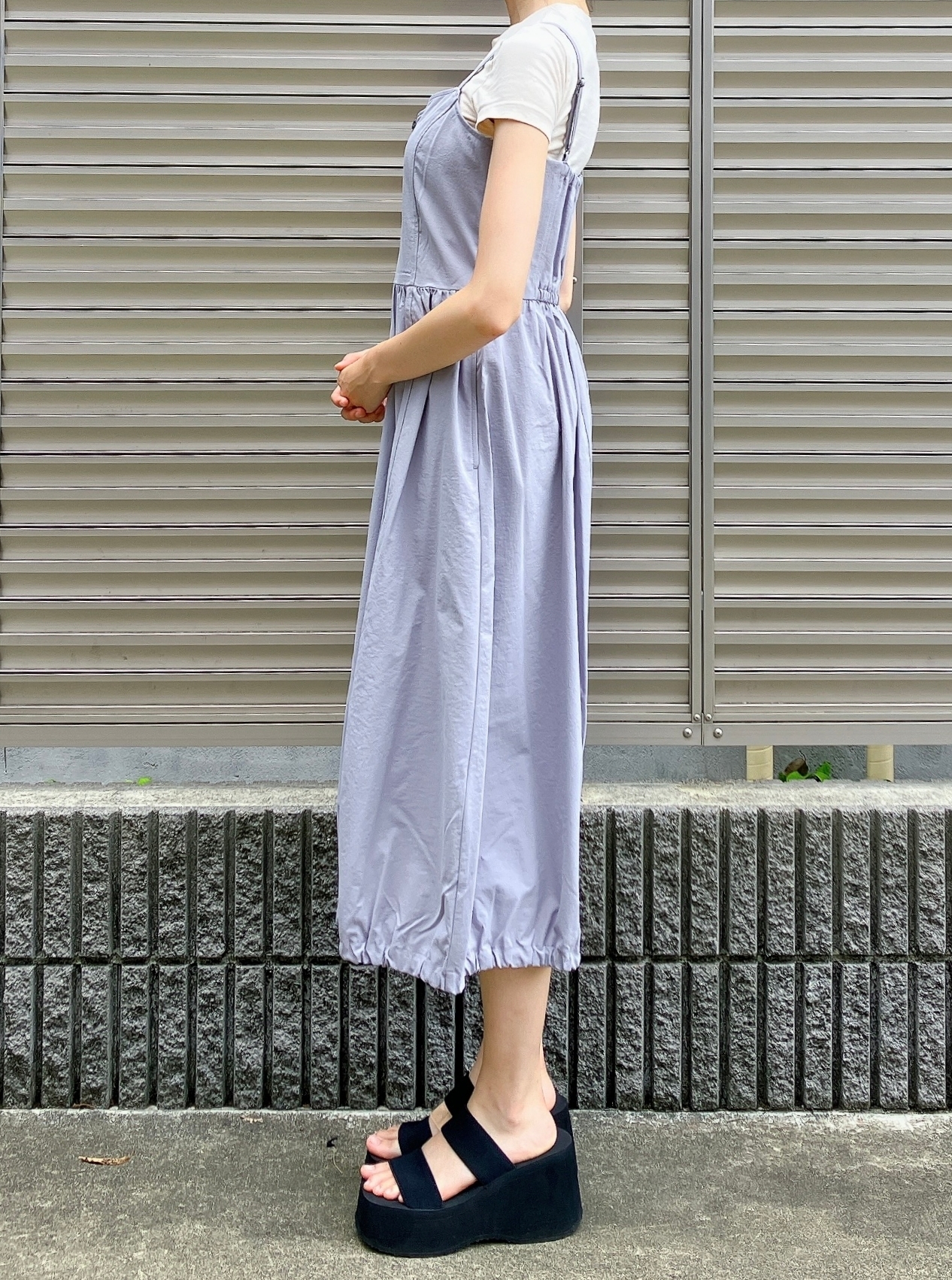 GU（ジーユー）の「フロントジップバブルヘムワンピースNTQ+E」