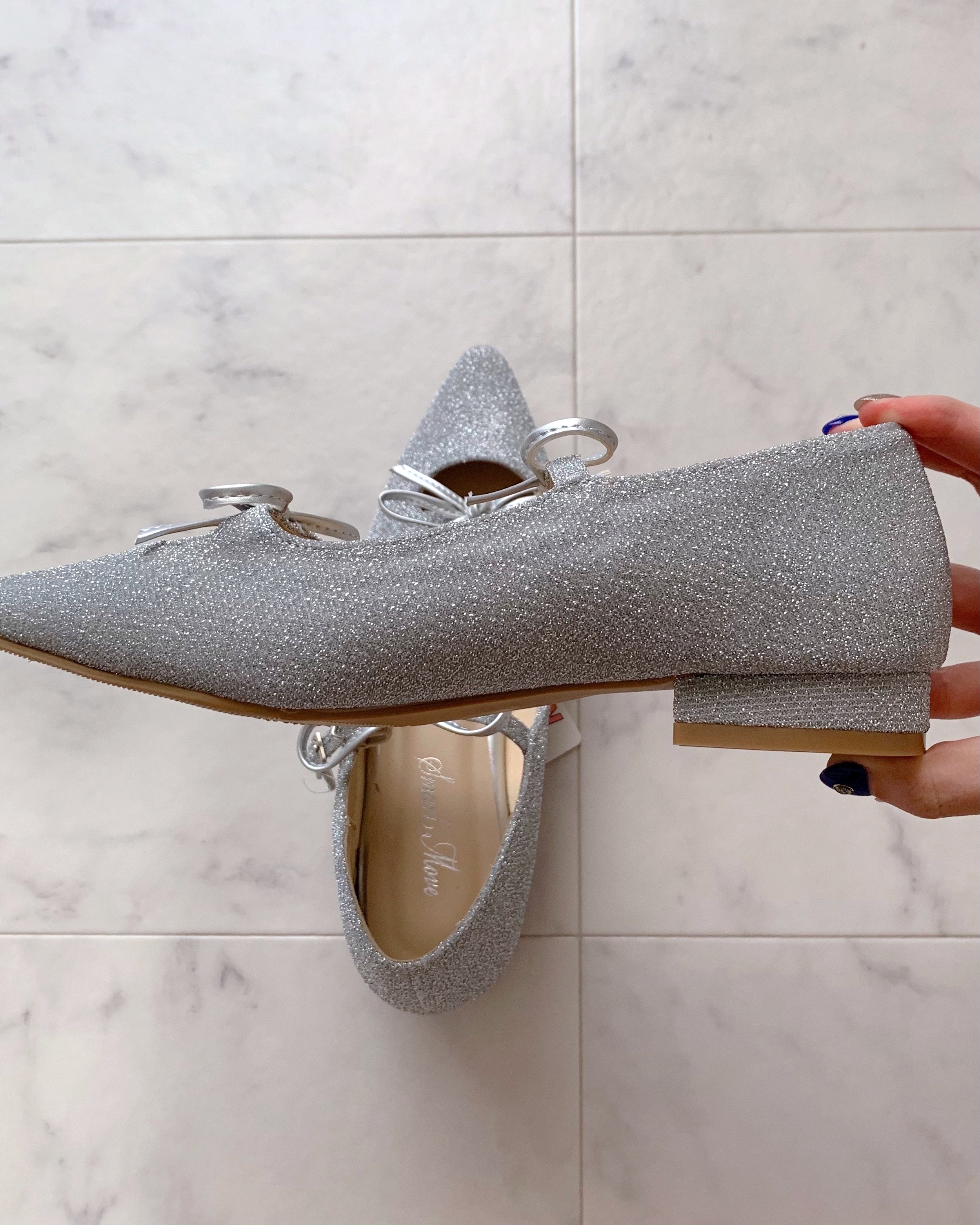 しまむらのおすすめファッションアイテム「WリボングリッターP」