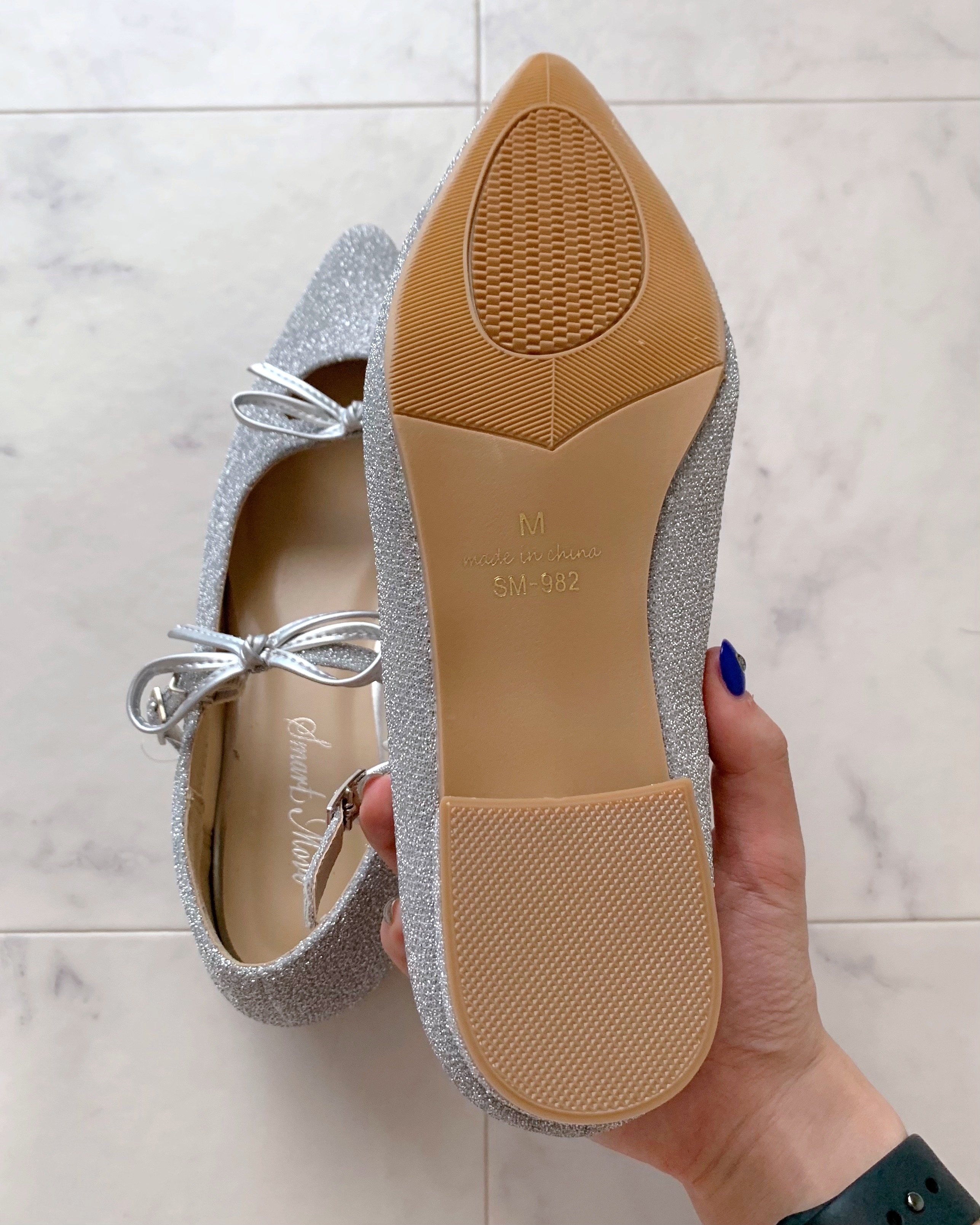 しまむらのおすすめファッションアイテム「WリボングリッターP」