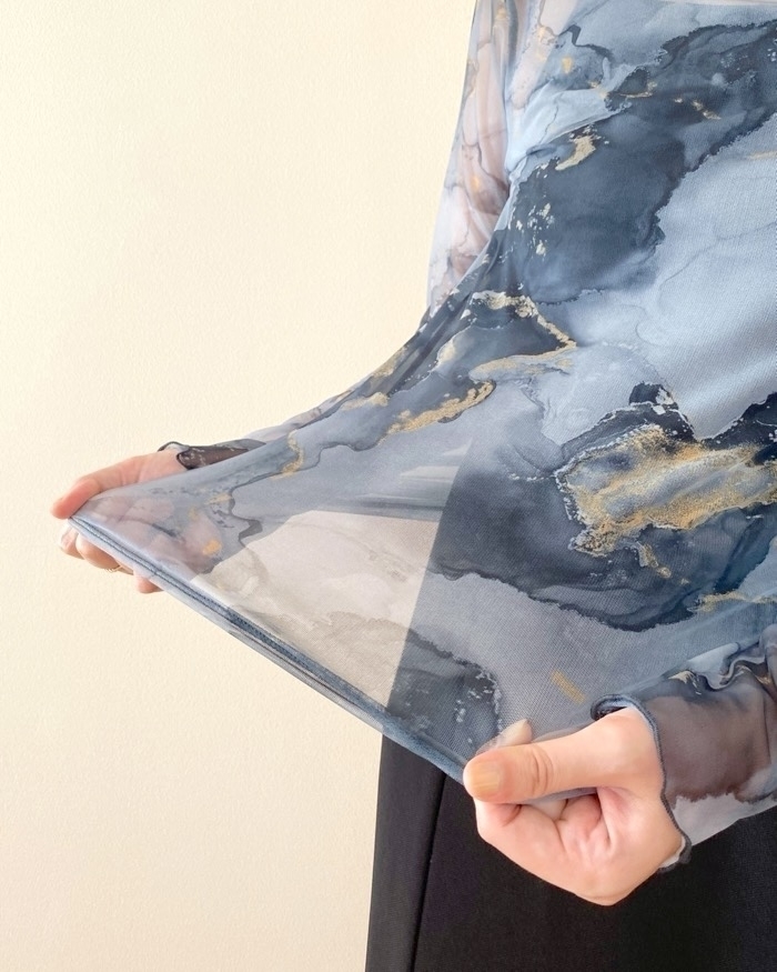 GUのおすすめアイテム「シアープリントボトルネックT(長袖)」