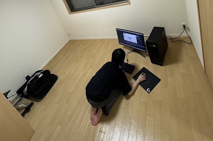 引っ越し直後の作業風景 / しあささんのXより