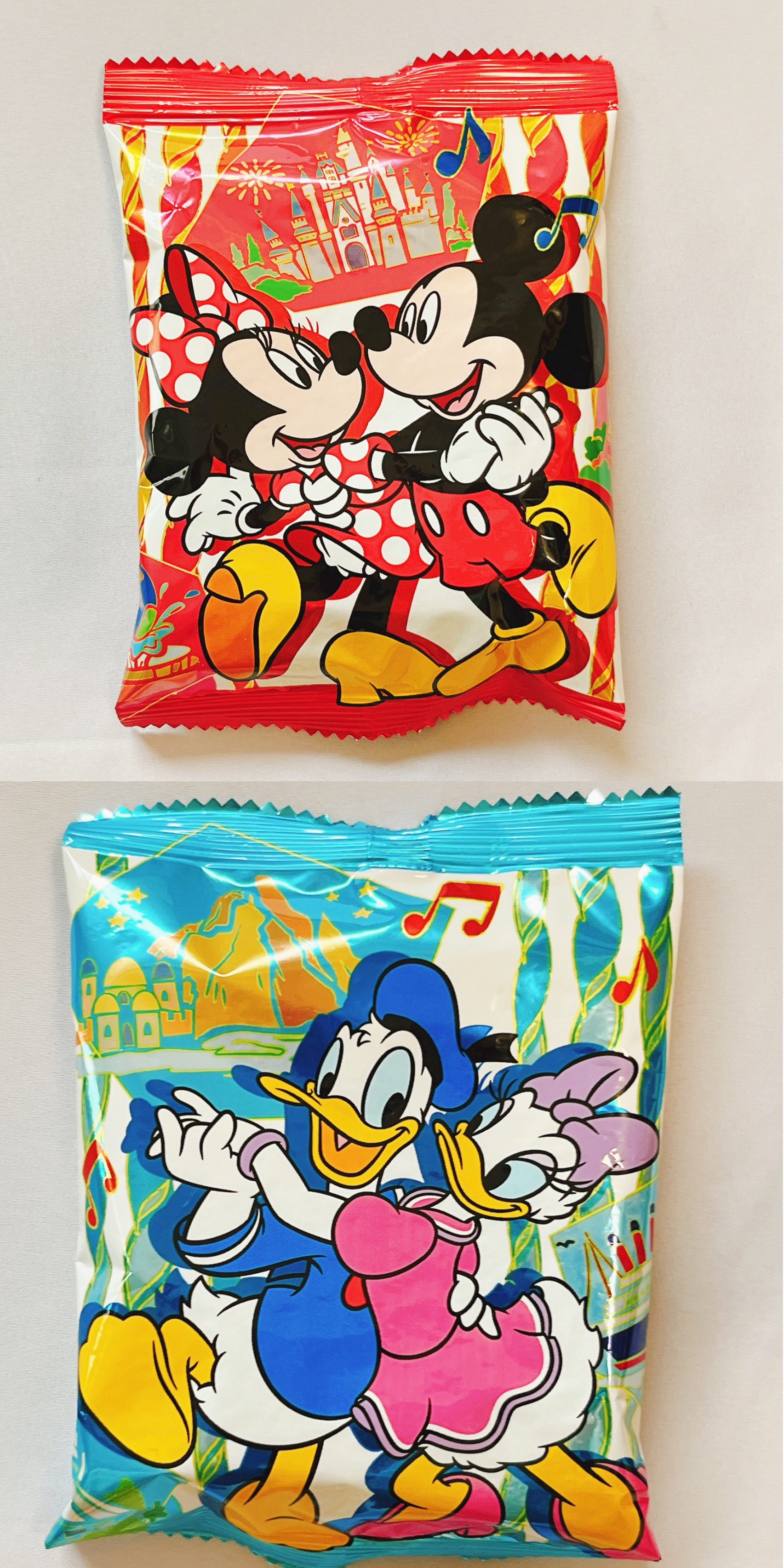 東京ディズニーランドのおすすめお土産「スナック〈パスタスナック〉袋 ミッキーマウスと仲間たち」