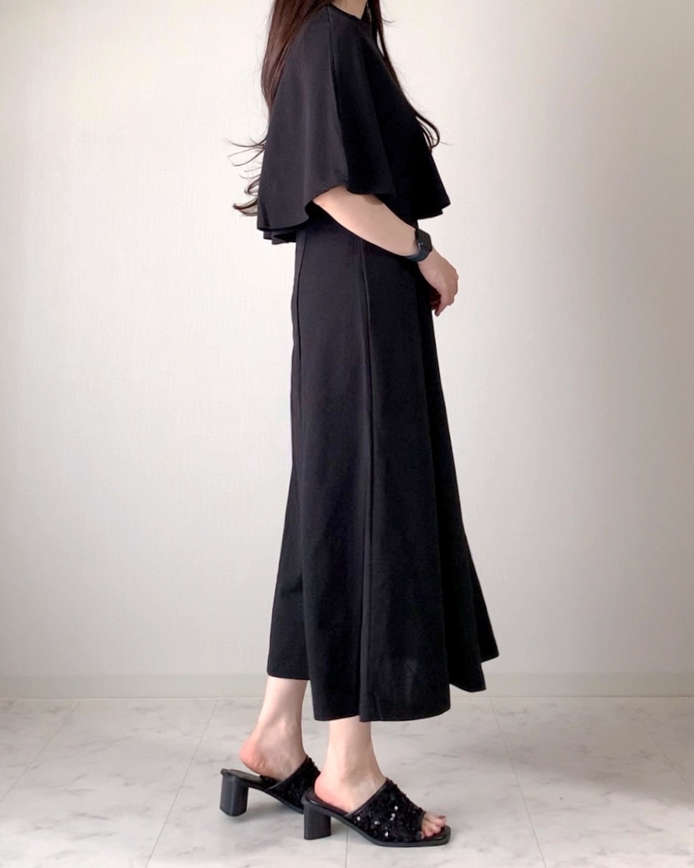 しまむらのおすすめファッションアイテム「TNKケープ+ワンピ」