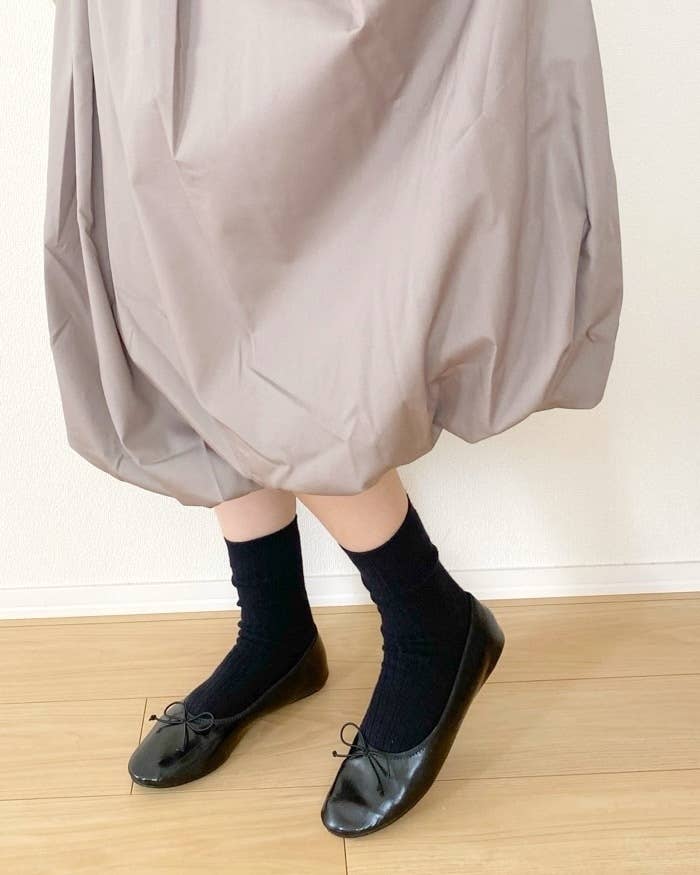 GU（ジーユー）のおすすめファッションアイテム「バブルヘムミディスカートNTQ+E」