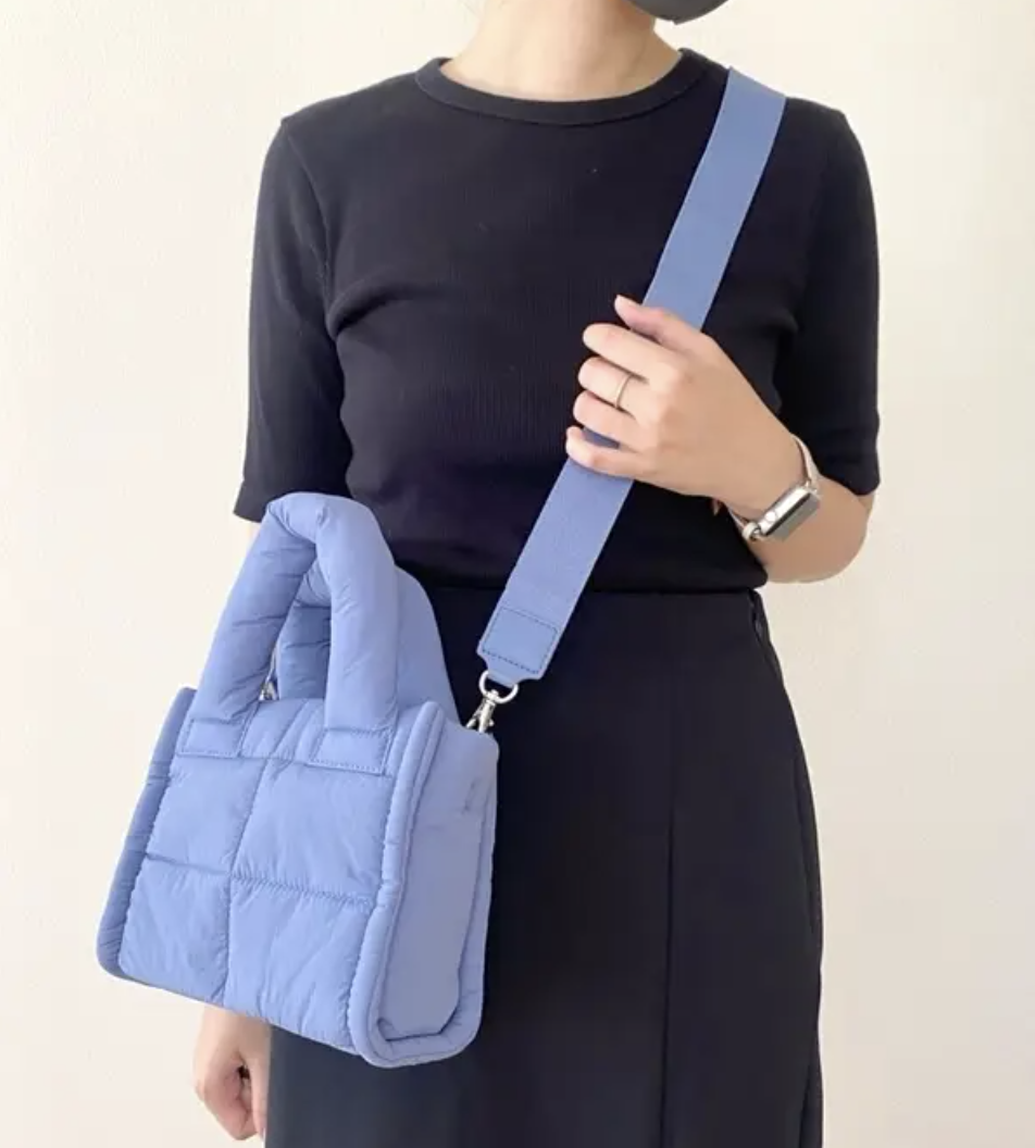 GU（ジーユー）のおすすめファッションアイテム「パフミニショルダーバッグ」