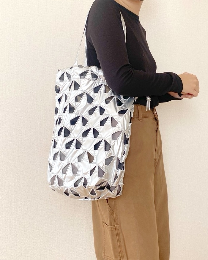nikoand…（ニコアンド）のおすすめファッションアイテム「オリジナルモチーフカットワークトートバッグ」