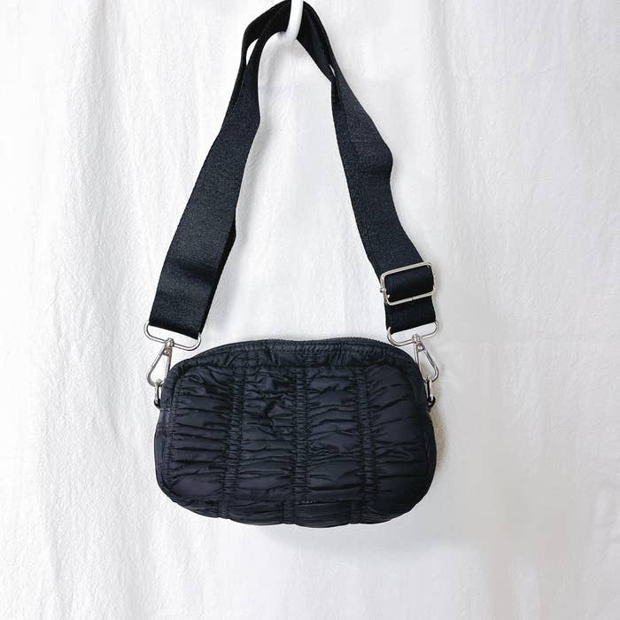 しまむらのおすすめファッションアイテム「VEH＊ミニショルダー」