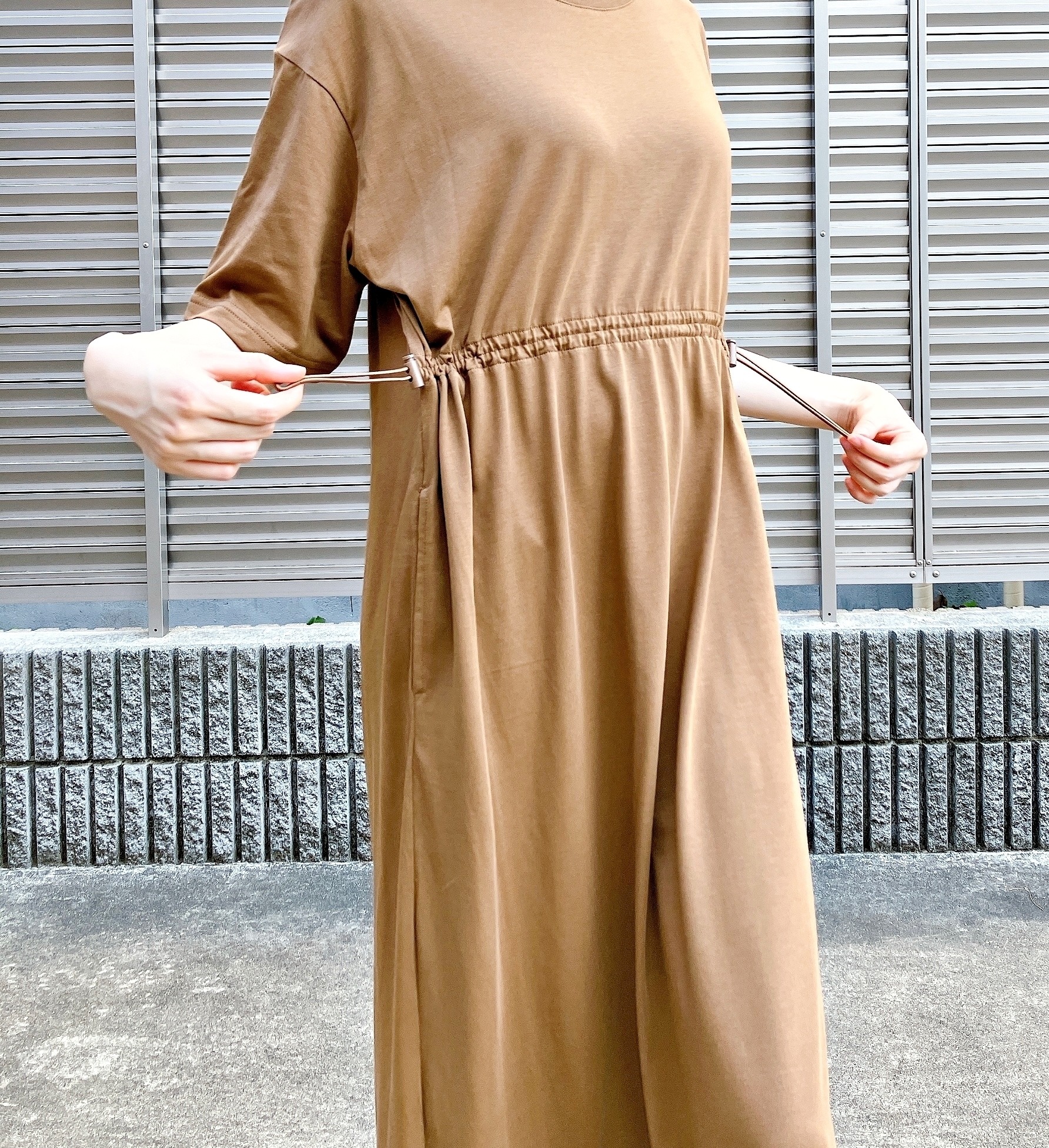 Honeys（ハニーズ）の楽ちんワンピース「ドロスト使いワンピース」