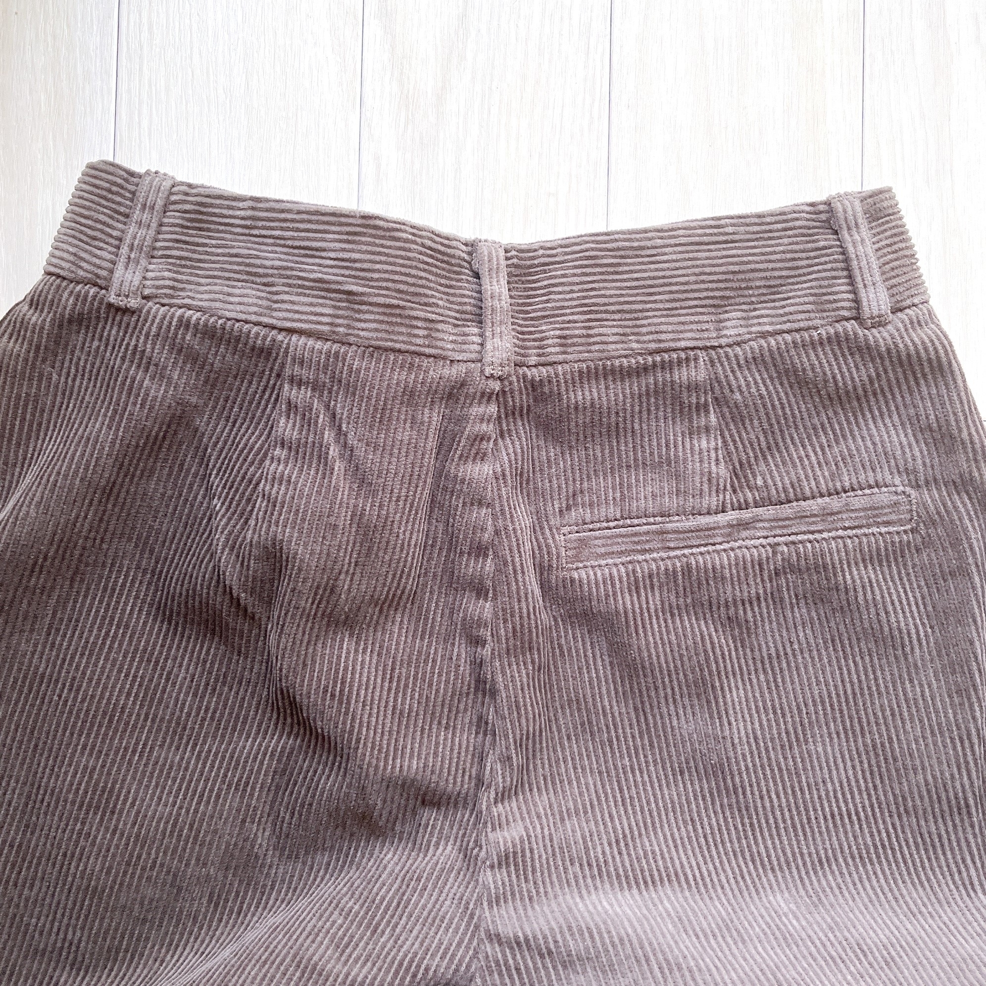 GUのオススメのパンツ「コーデュロイバレルレッグパンツ+EC（丈短め68.0cm）（セットアップ可能）」