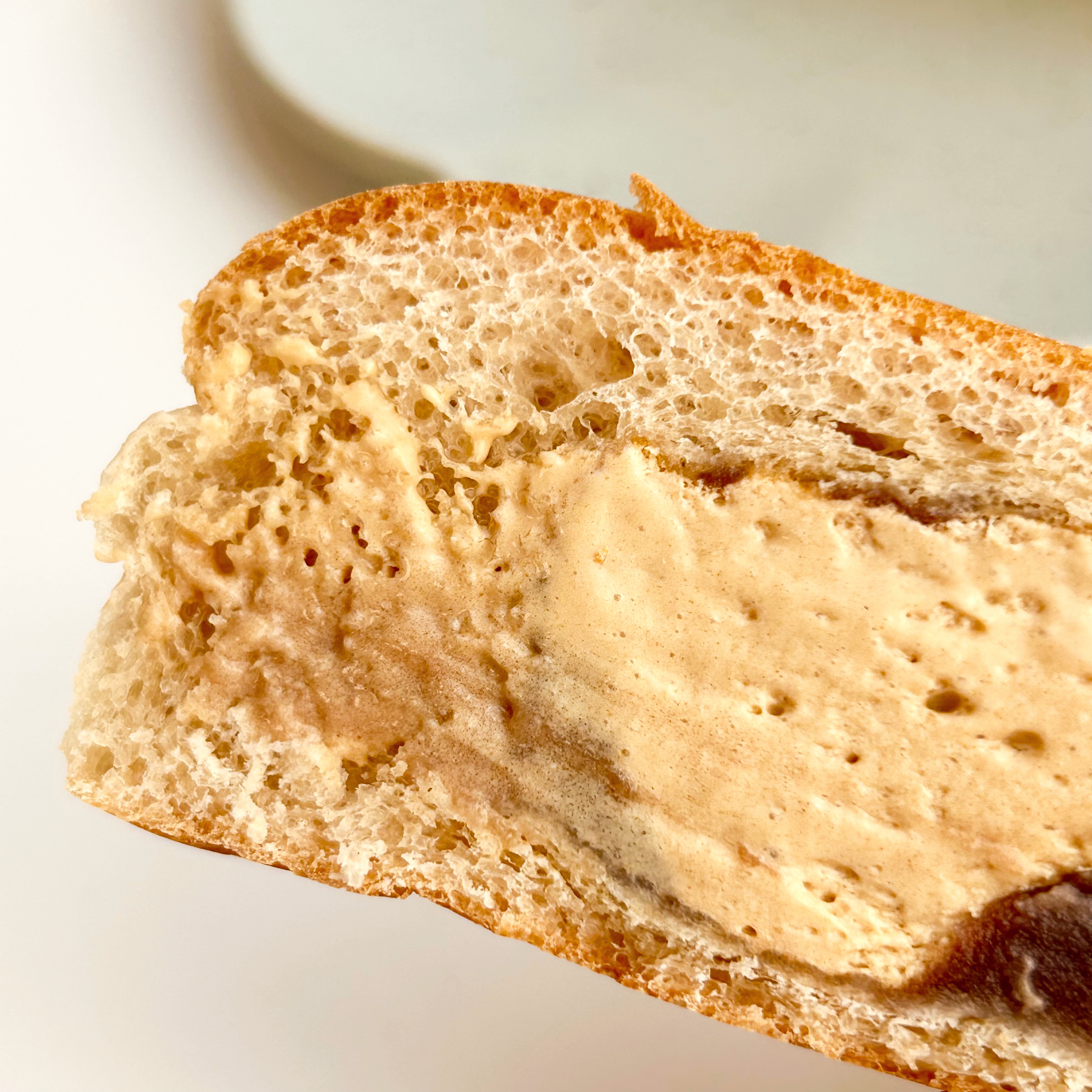 LAWSON（ローソン）のおすすめスイーツ「猿田彦珈琲 コーヒークリームあんぱん」