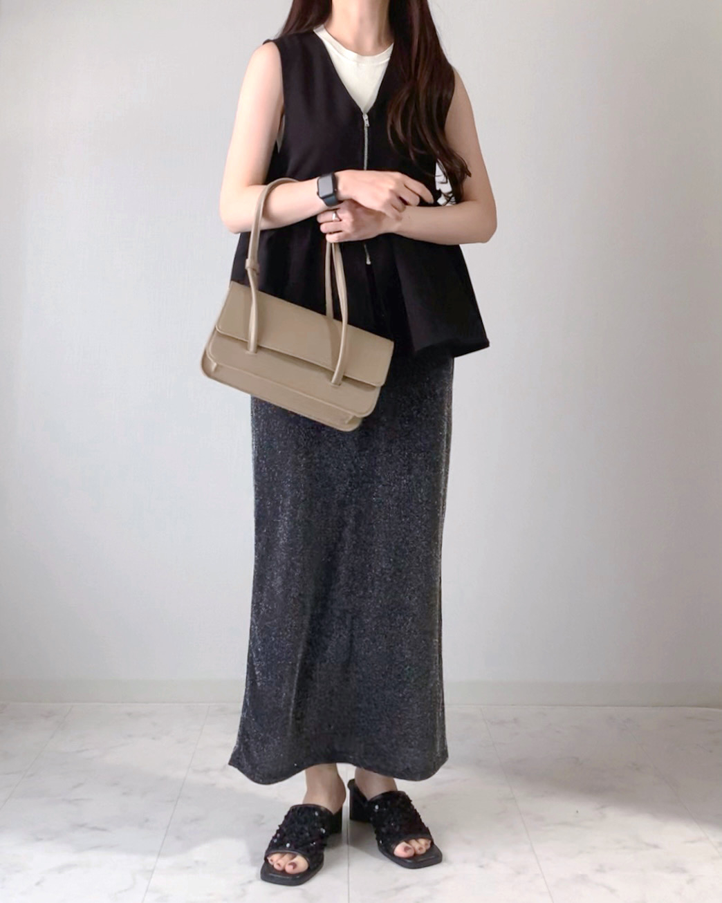 しまむらのおすすめファッションアイテム「TNKジップペプラムV」のコーディネート