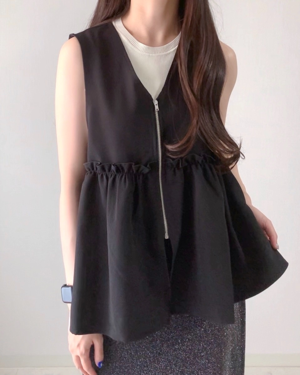 しまむらのおすすめファッションアイテム「TNKジップペプラムV」