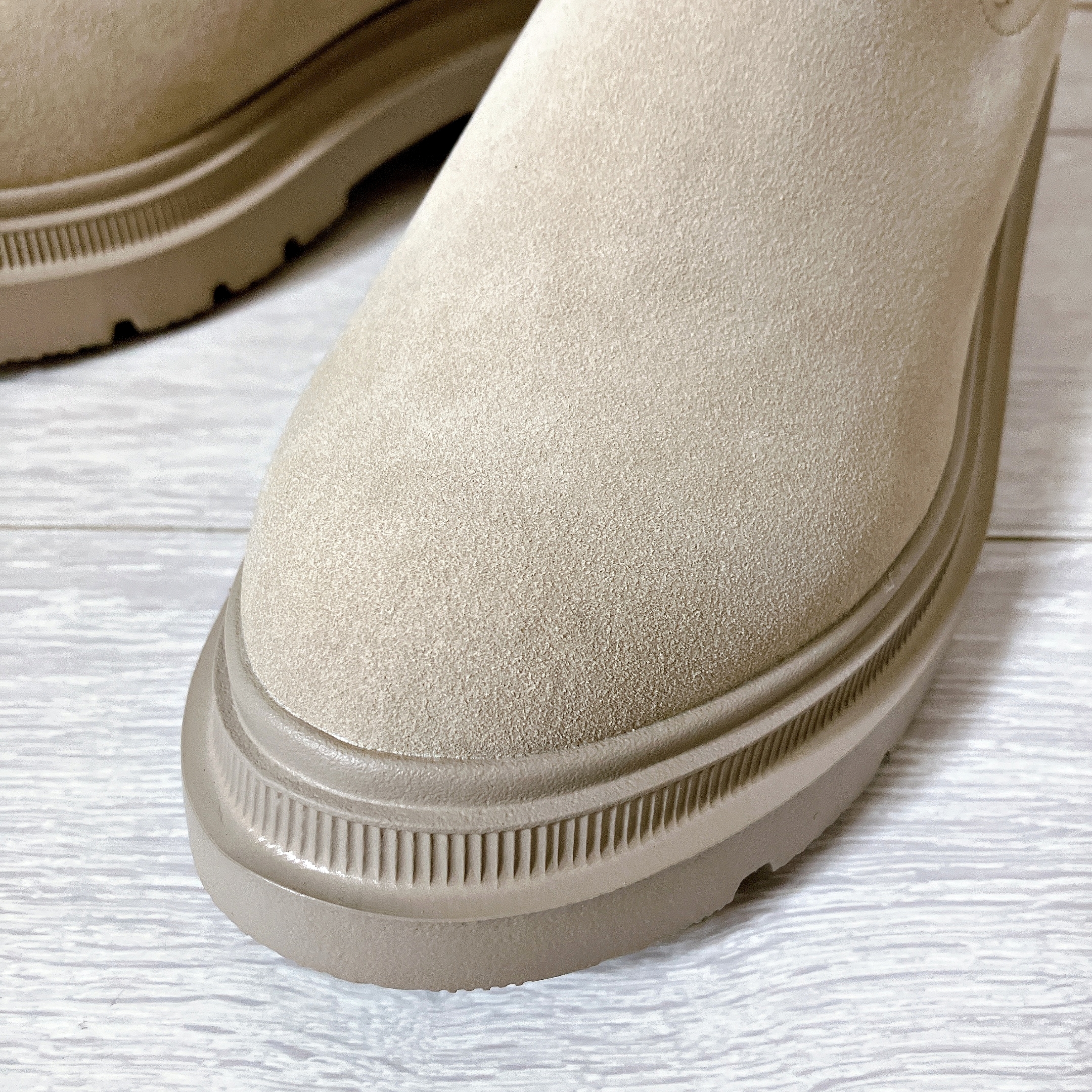 GU（ジーユー）のおすすめブーツ「リブニットソックスブーツ」