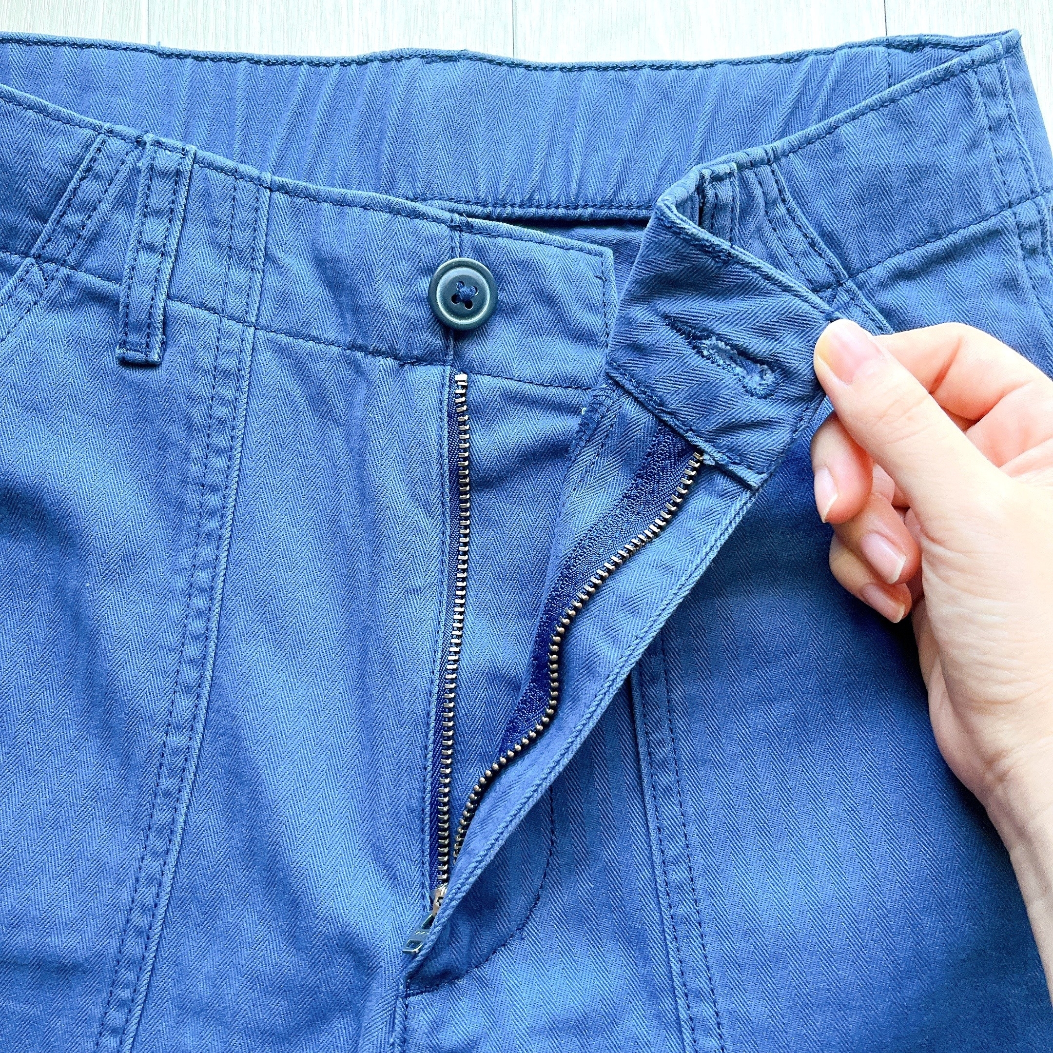 無印良品のオススメのパンツ「婦人 洗いざらし ヘリンボーンベイカーパンツ」