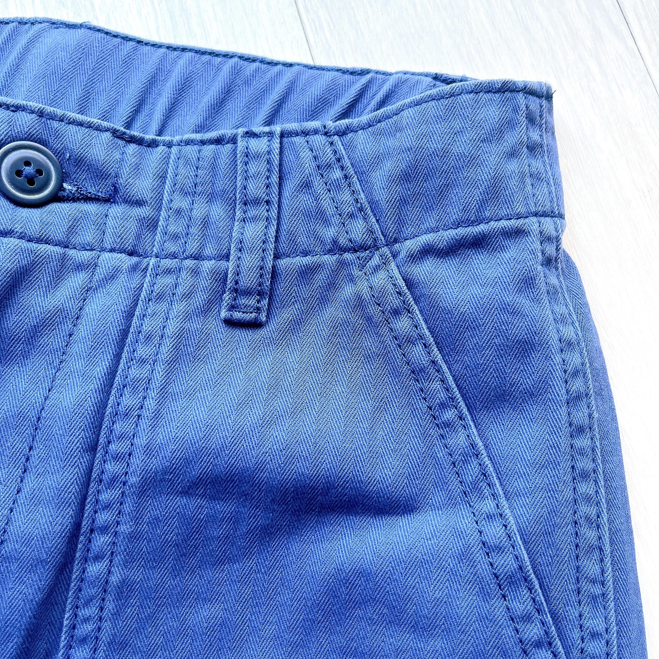 無印良品のオススメのパンツ「婦人 洗いざらし ヘリンボーンベイカーパンツ」