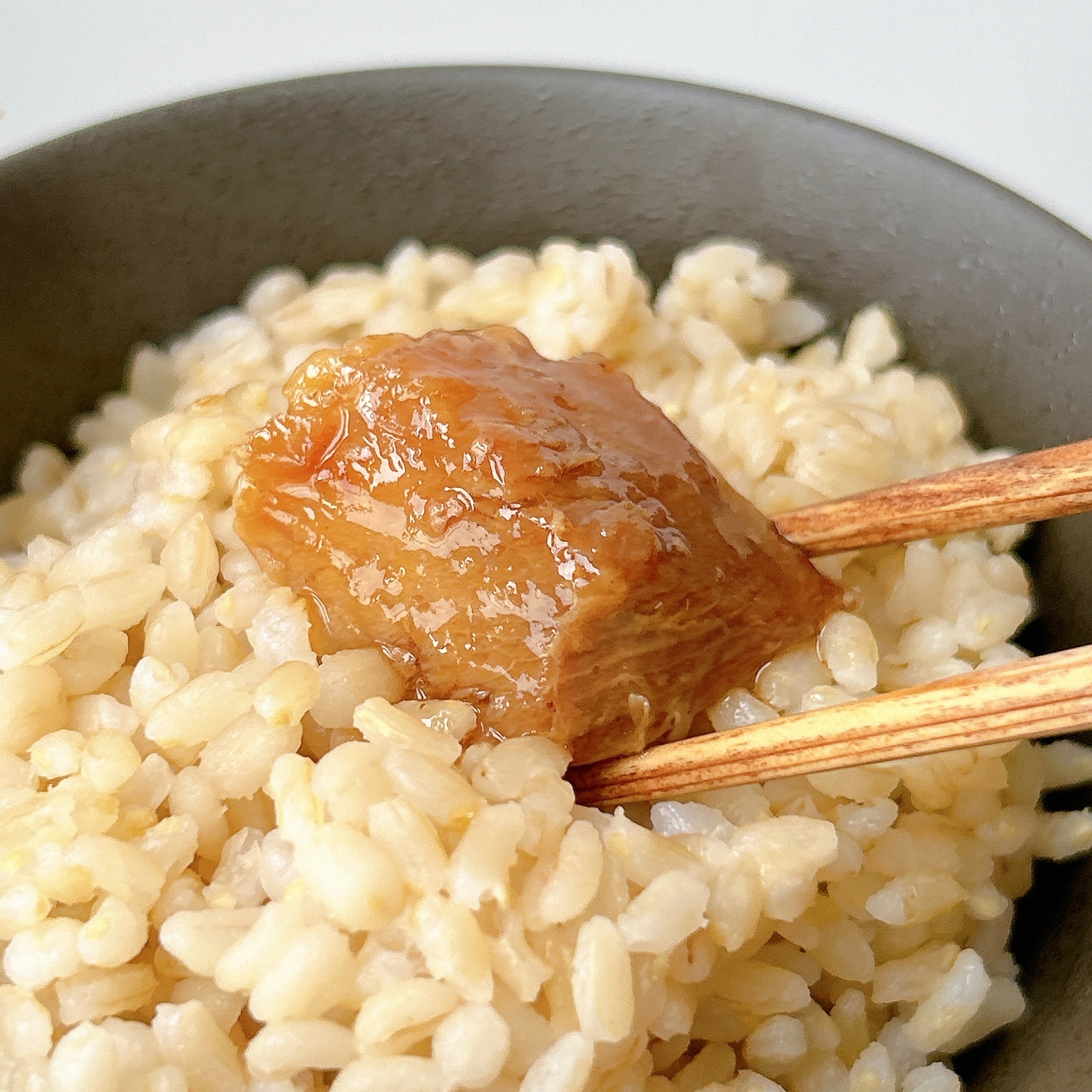 LAWSON(ローソン)のおすすめレトルト食品「なすび亭監修 豚の角煮」