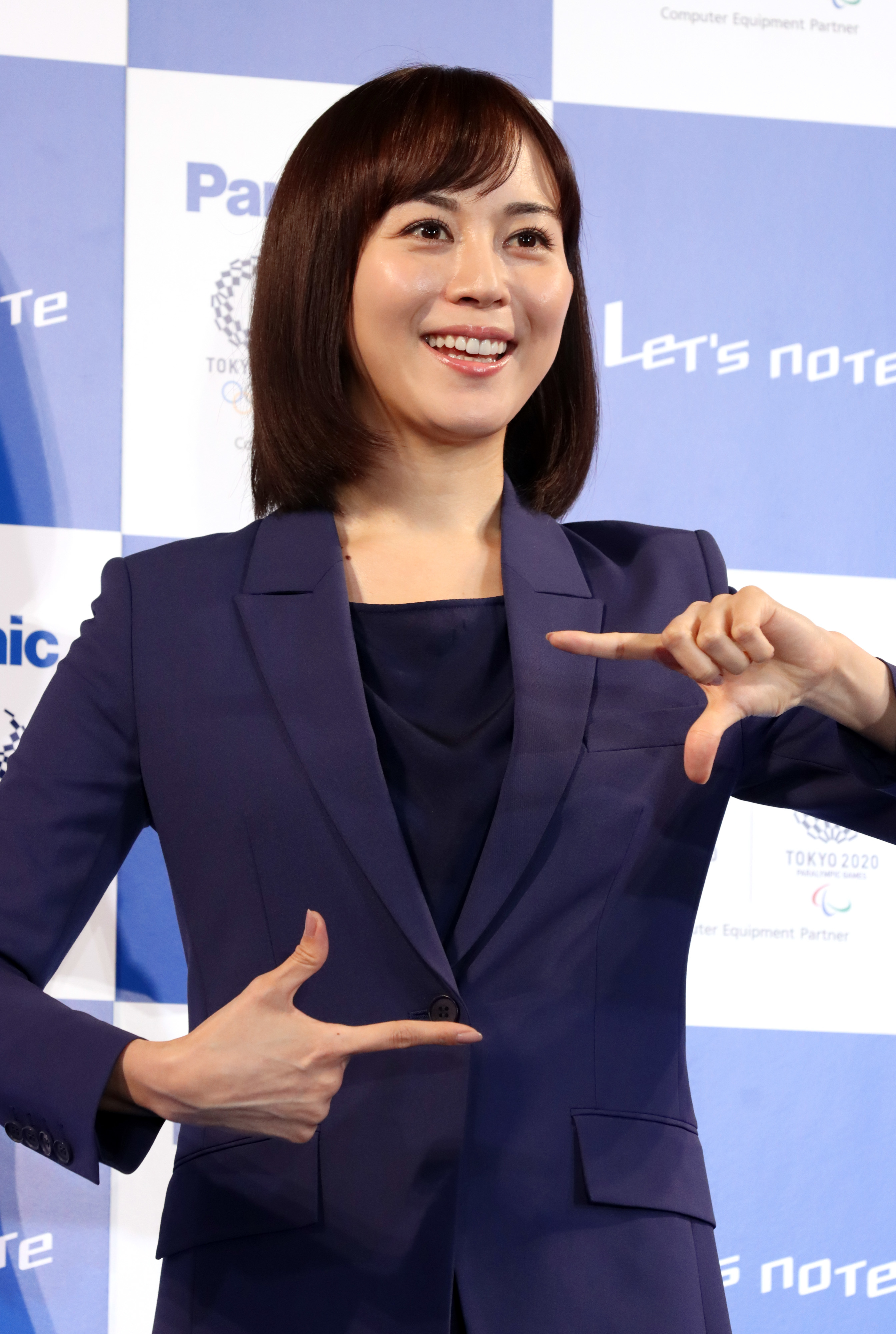 比嘉愛未さん（時事通信フォト）